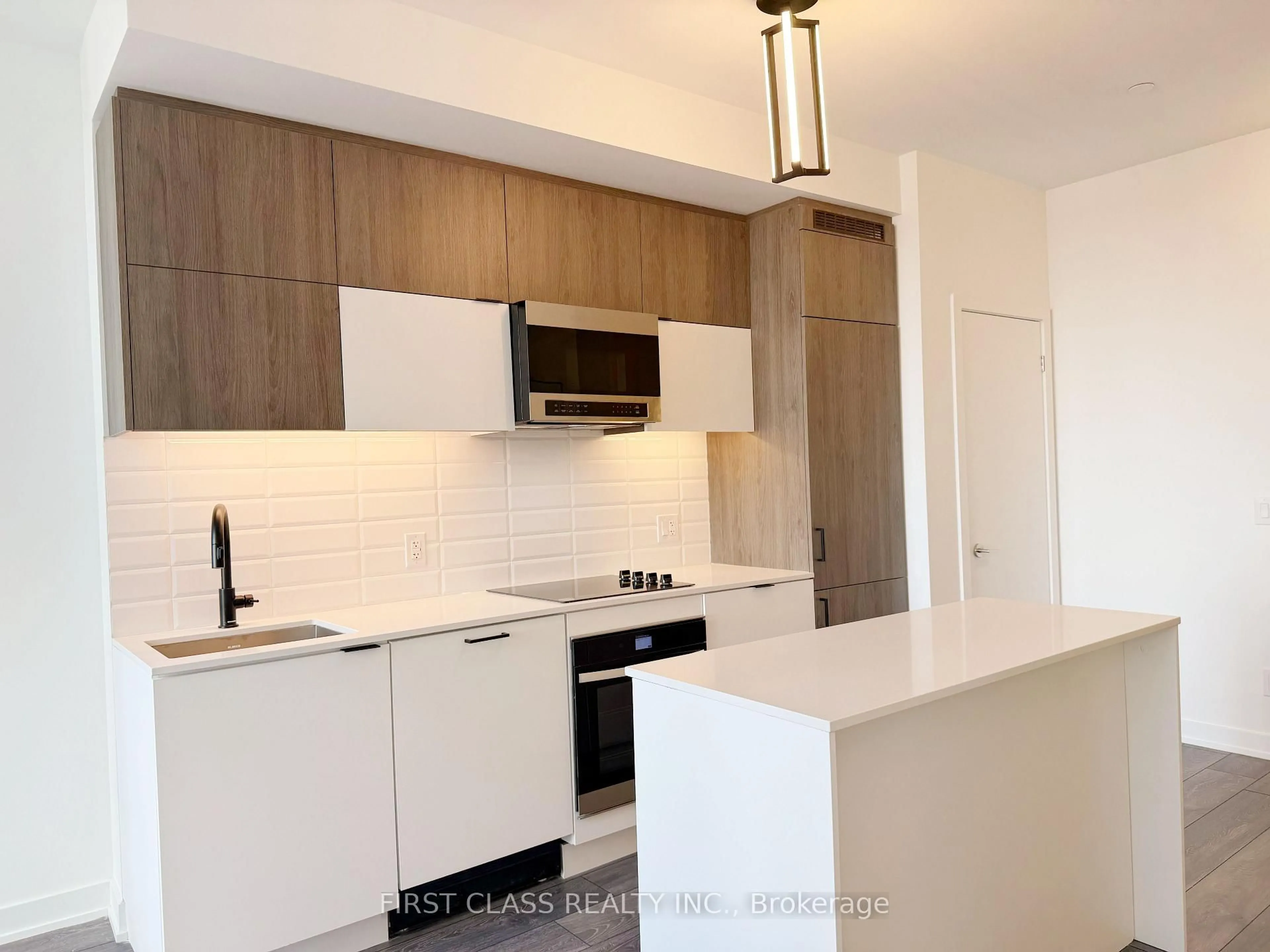 Unknown for 8888 Yonge St #704, Richmond Hill Ontario L4C 6Z1