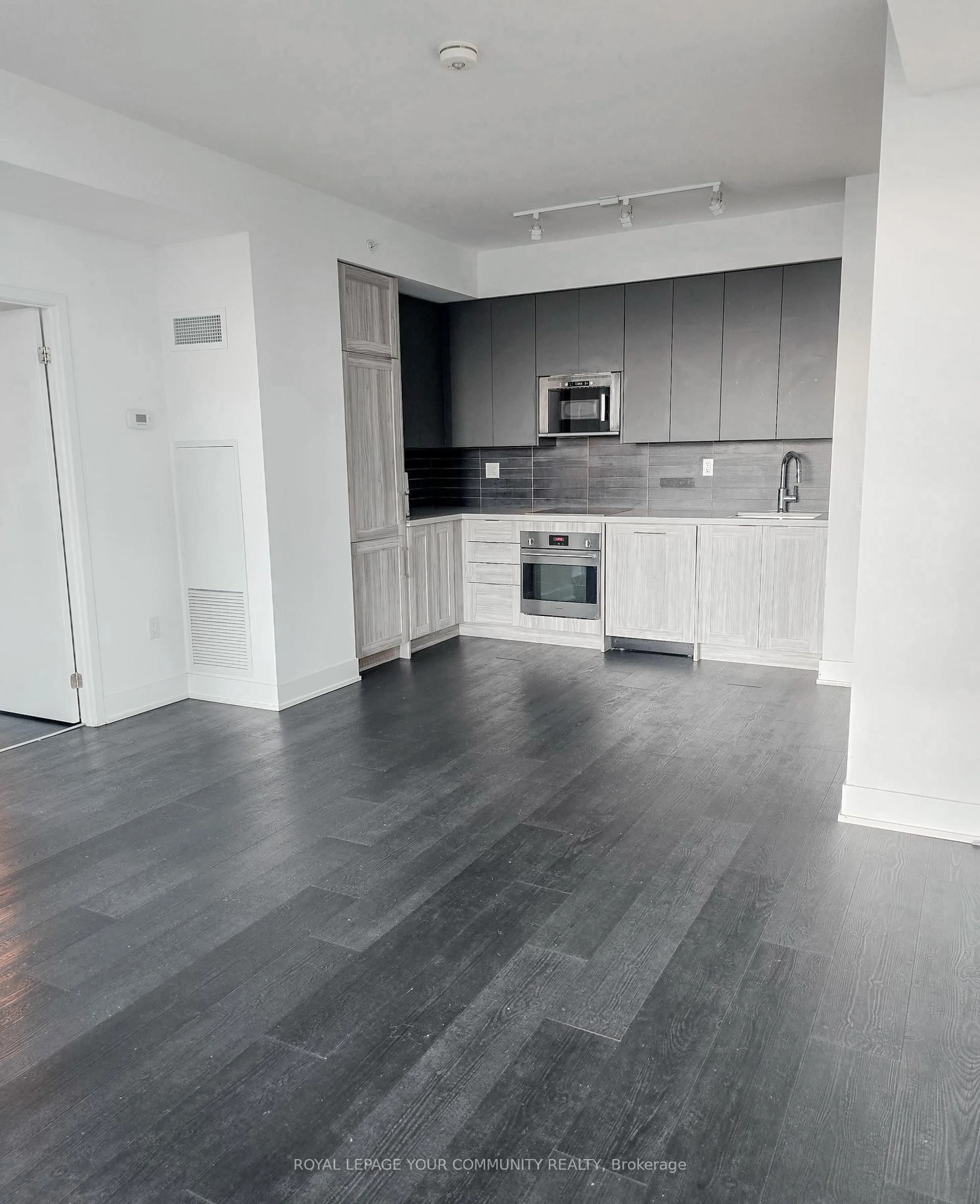 A pic of a room for 2908 Highway 7 Rd #1103, Vaughan Ontario L4K 0K5