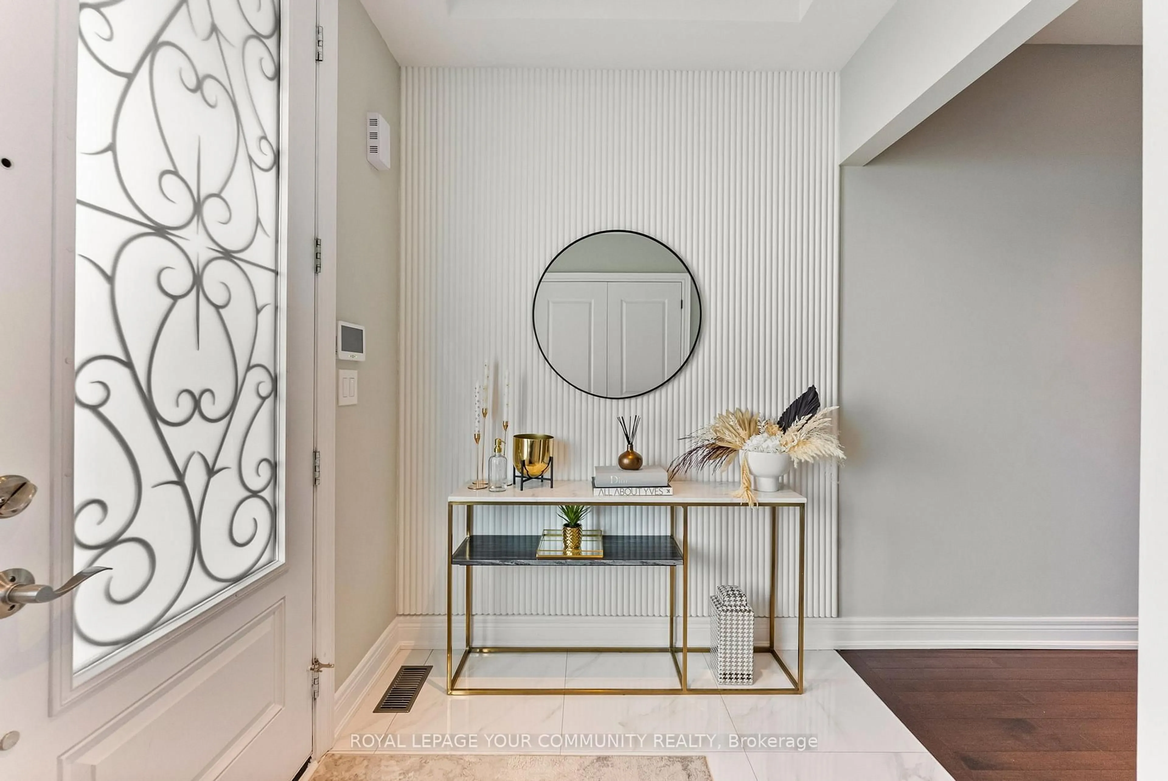 Indoor entryway for 39 Rivoli Dr, Vaughan Ontario L4H 3X2