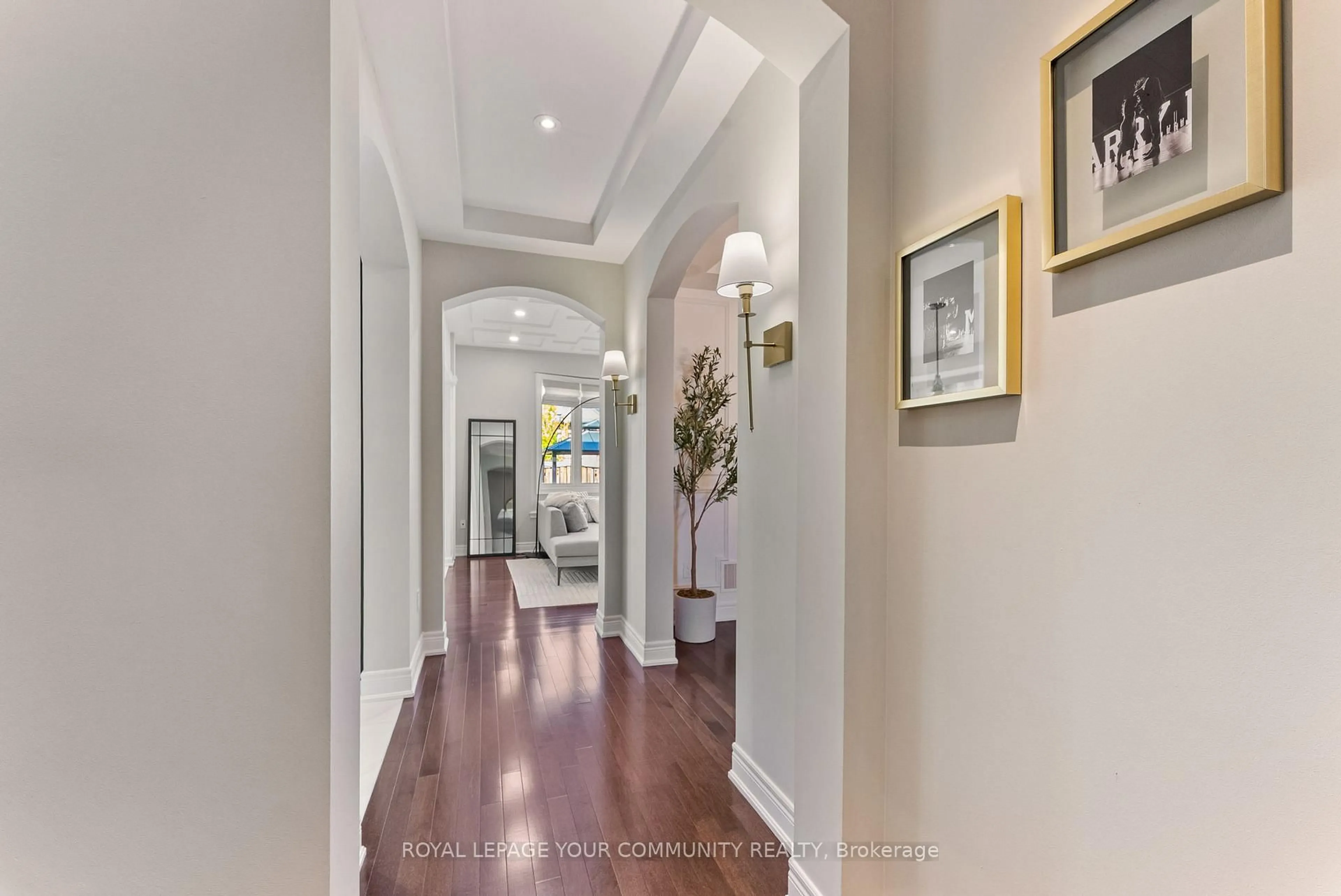 Indoor entryway for 39 Rivoli Dr, Vaughan Ontario L4H 3X2