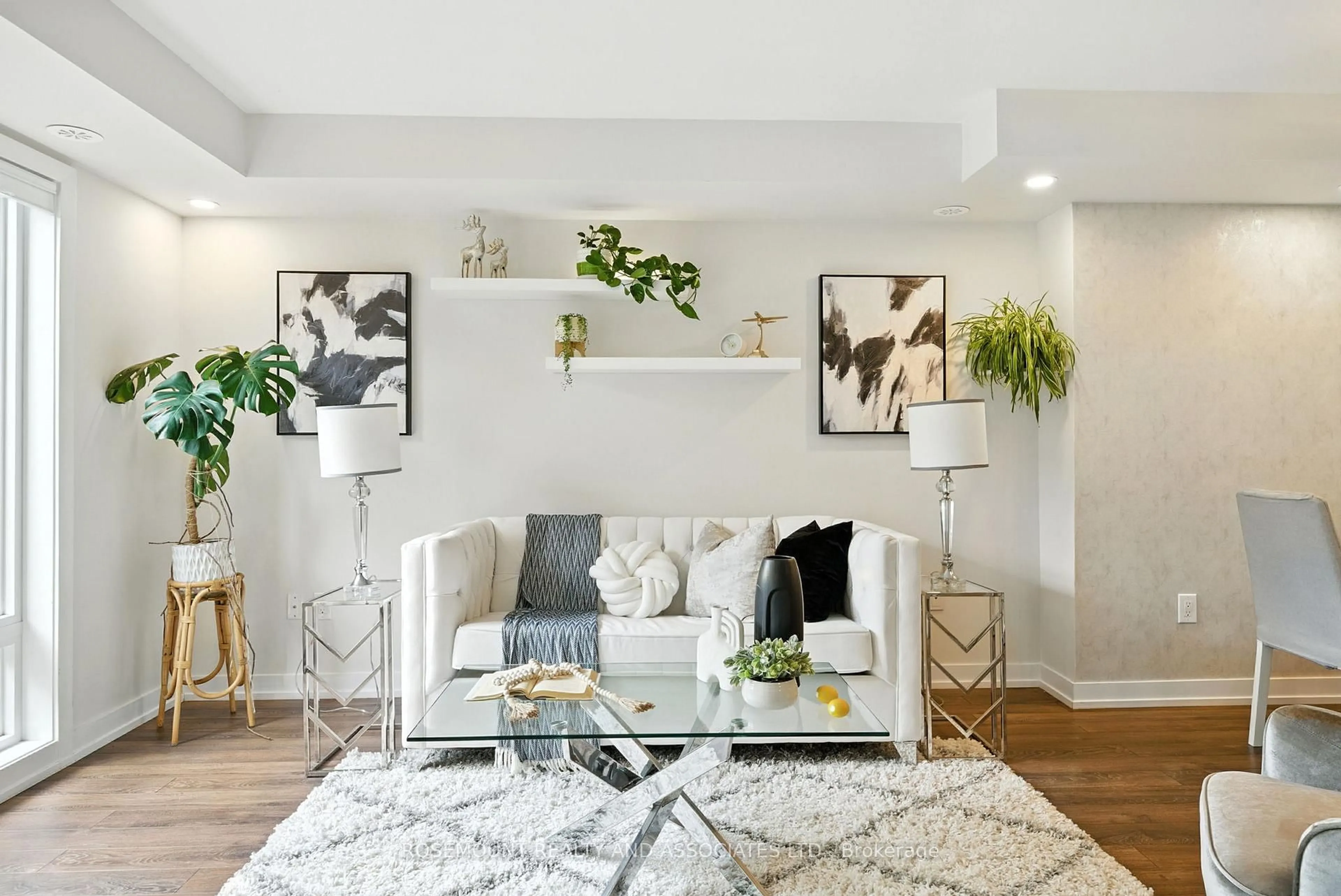 Living room with furniture, unknown for 15 Westmeath Lane #2901, Markham Ontario L6B 1N5