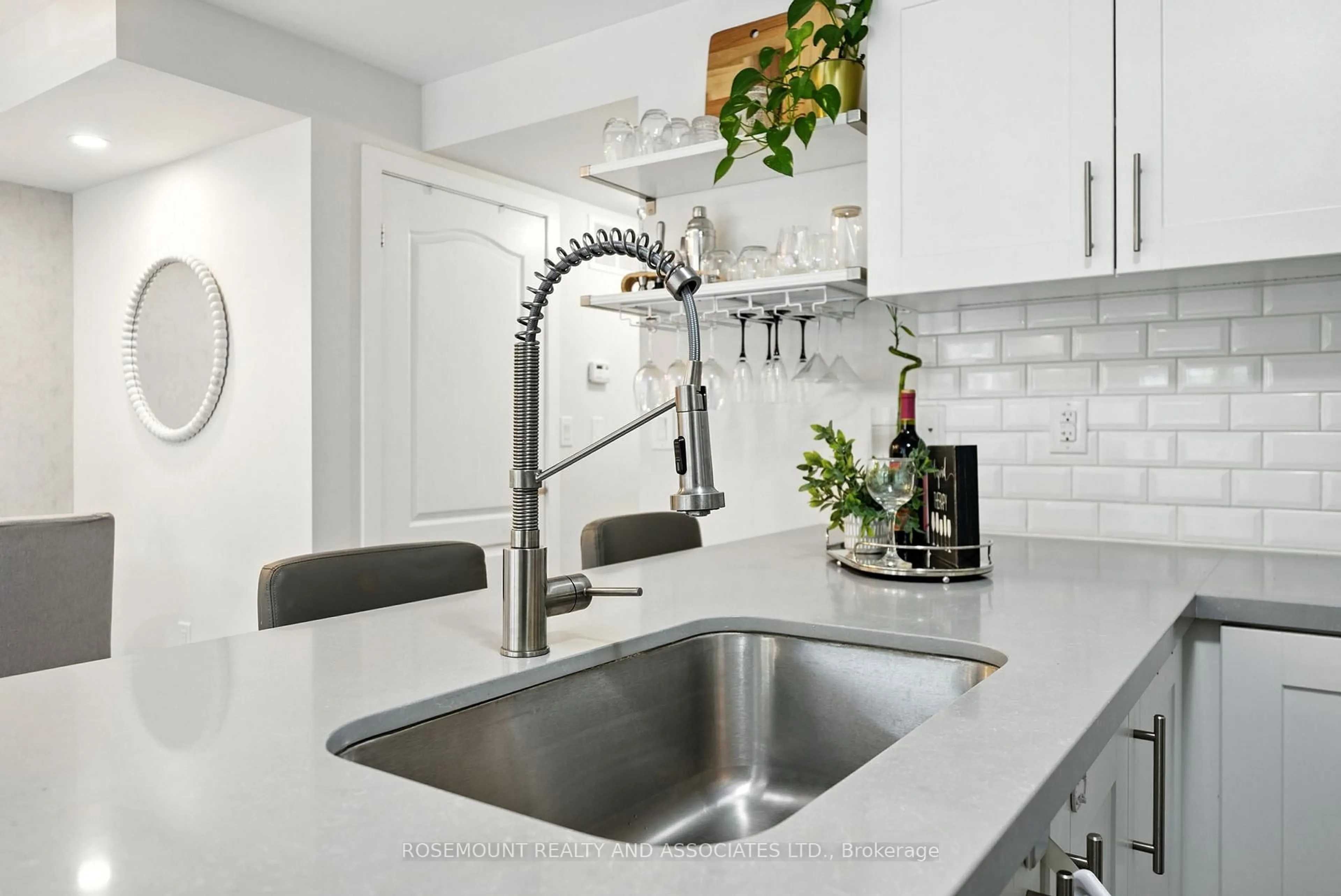 Contemporary kitchen, ceramic/tile floor for 15 Westmeath Lane #2901, Markham Ontario L6B 1N5