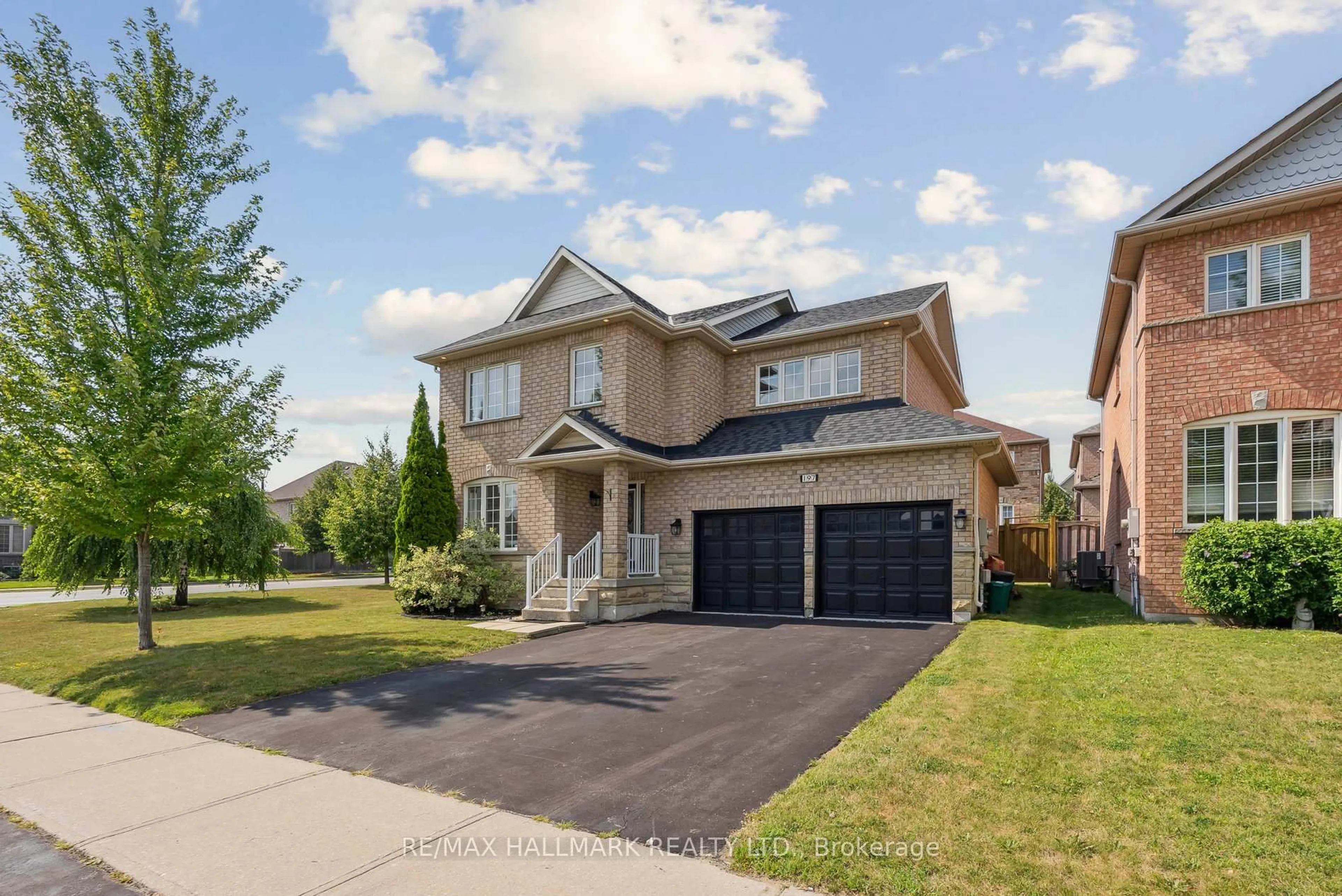 Home with brick exterior material, street for 197 Aspenwood Dr, Newmarket Ontario L3X 2X4