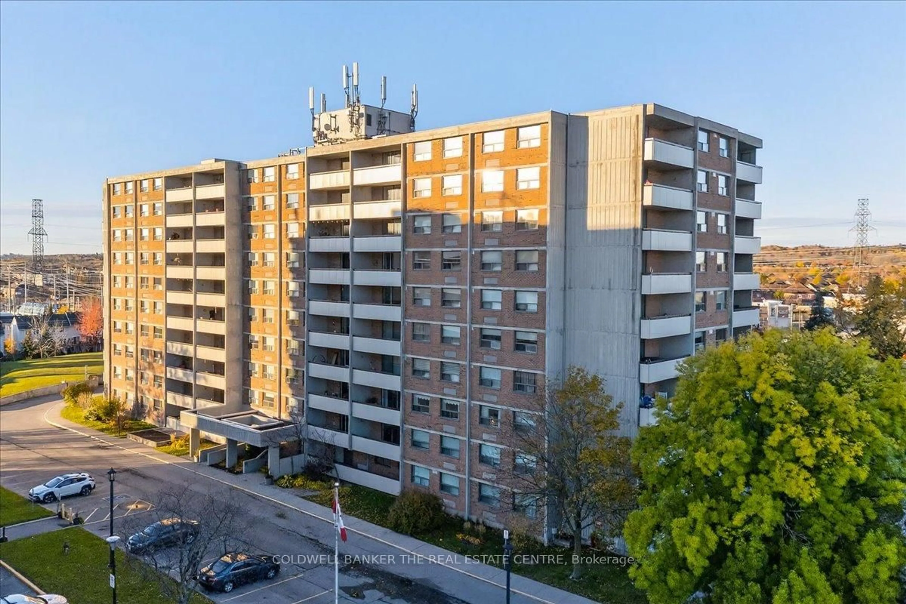 A pic from outside/outdoor area/front of a property/back of a property/a pic from drone, city buildings view from balcony for 20 William Roe Blvd #702, Newmarket Ontario L3Y 5V6