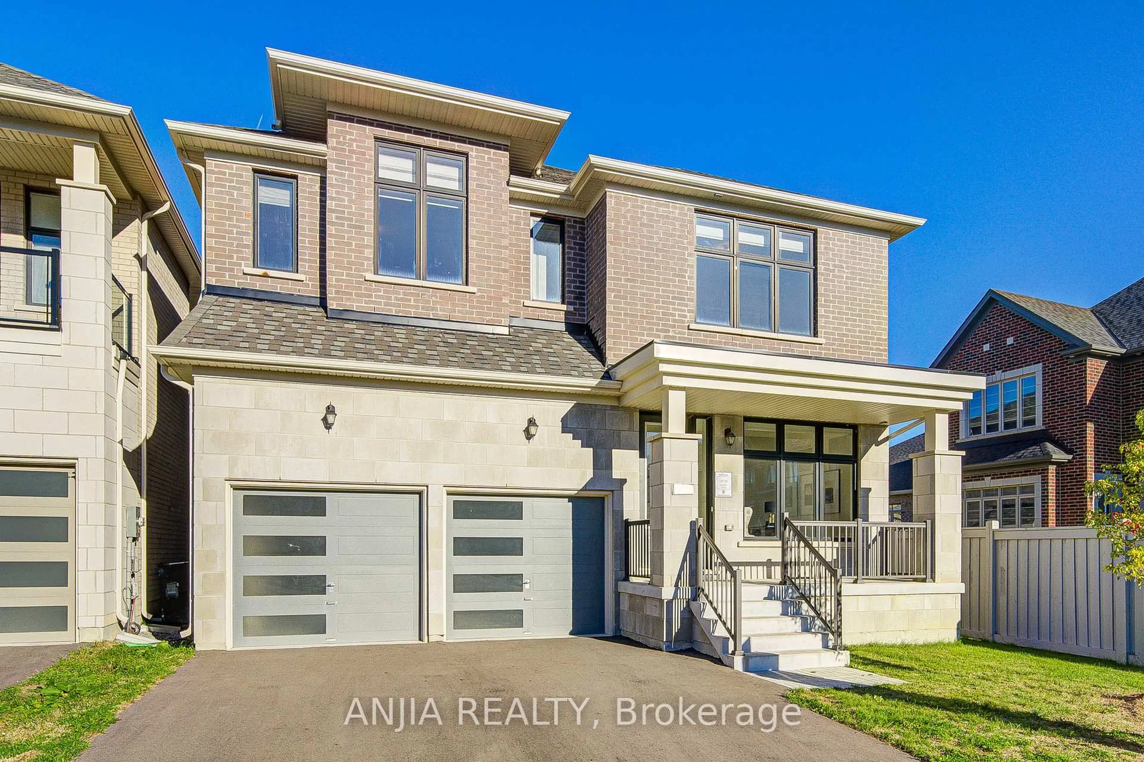 Home with brick exterior material, street for 3 Joiner Circ, Whitchurch-Stouffville Ontario L4A 7X4