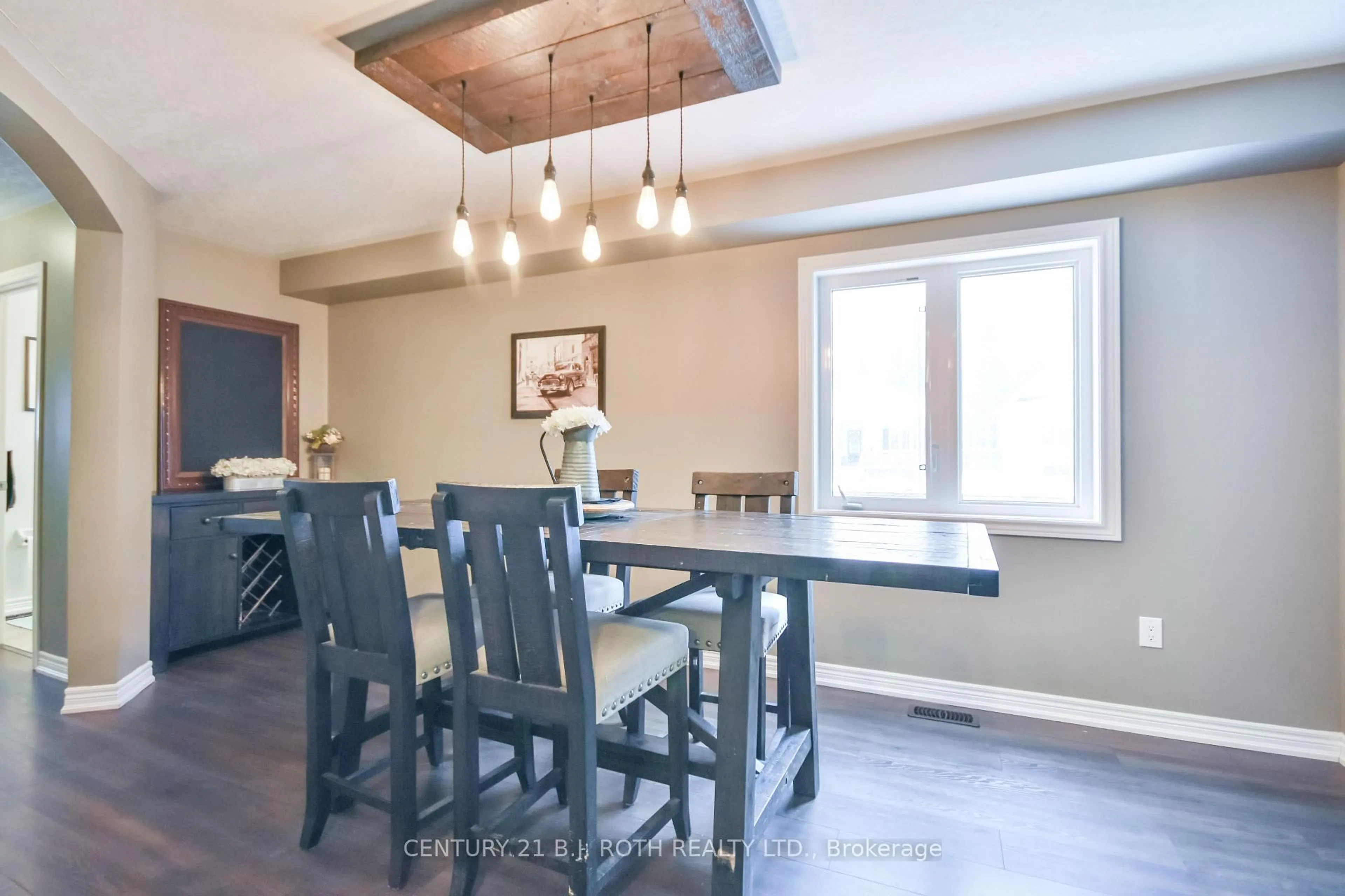 Dining room, unknown for 212 Maplewood Dr, Essa Ontario L0L 1B4