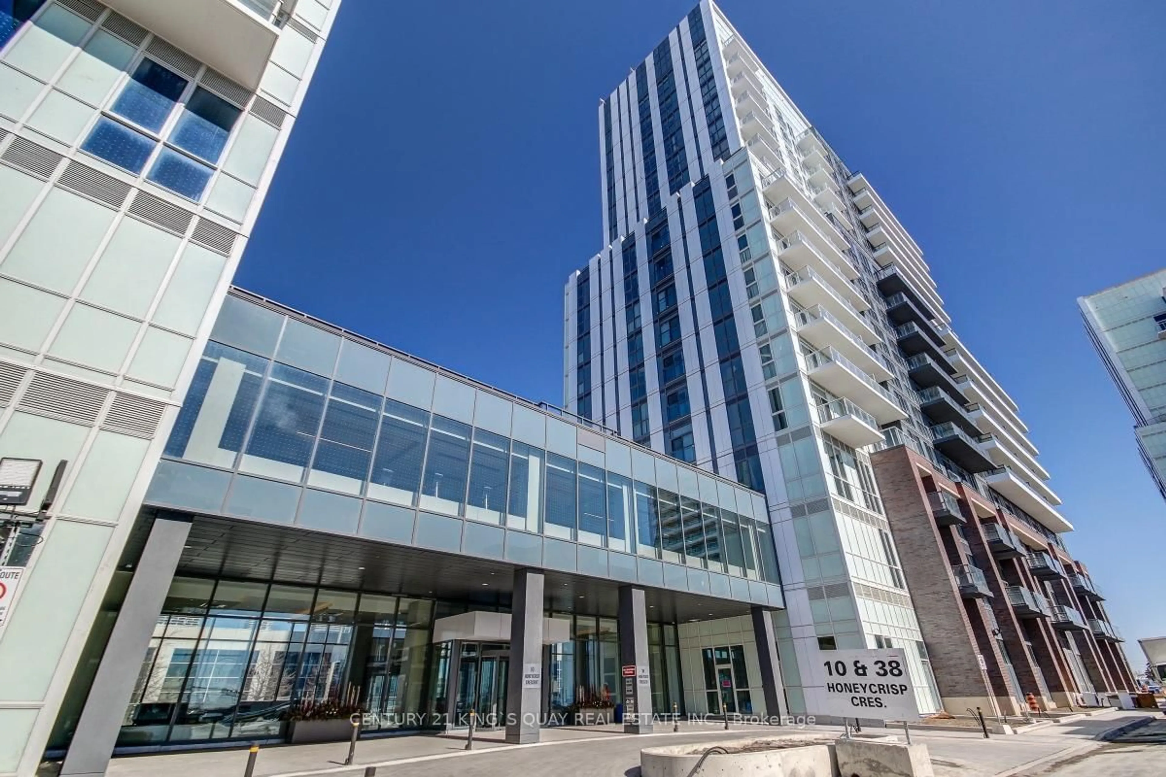 Indoor foyer for 38 Honeycrisp Cres #101, Vaughan Ontario L4K 0M7