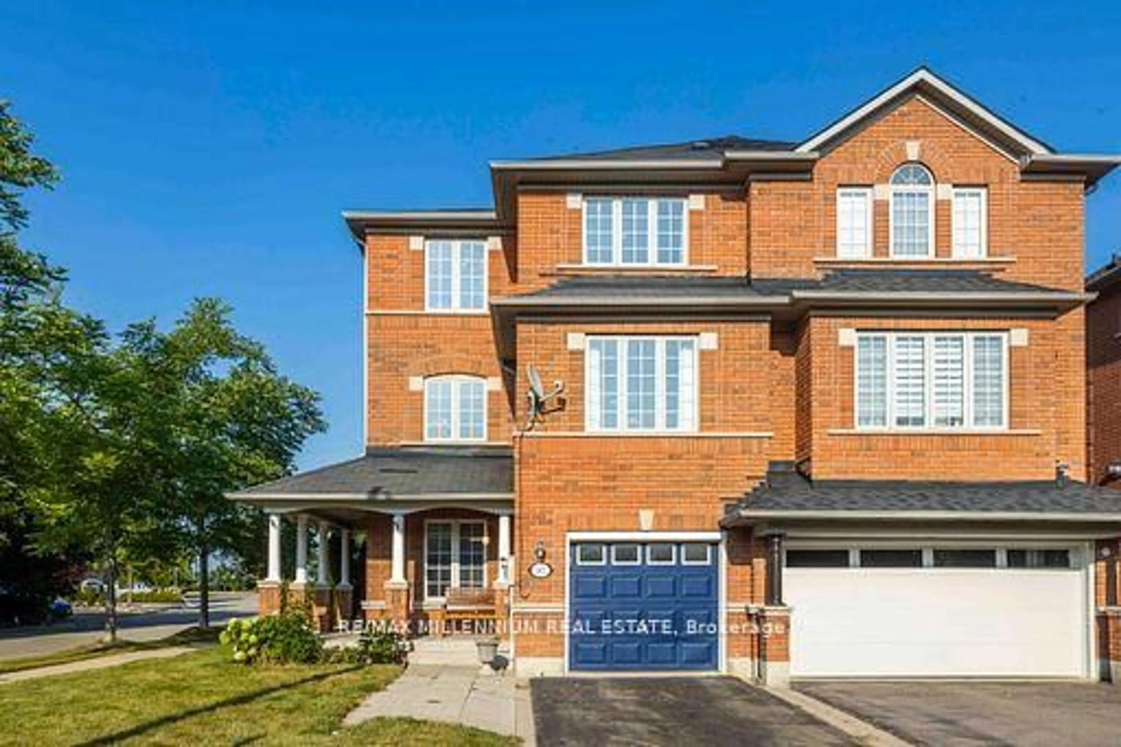 Home with brick exterior material, street for 142 Millcliff Circ, Aurora Ontario L4G 7N8