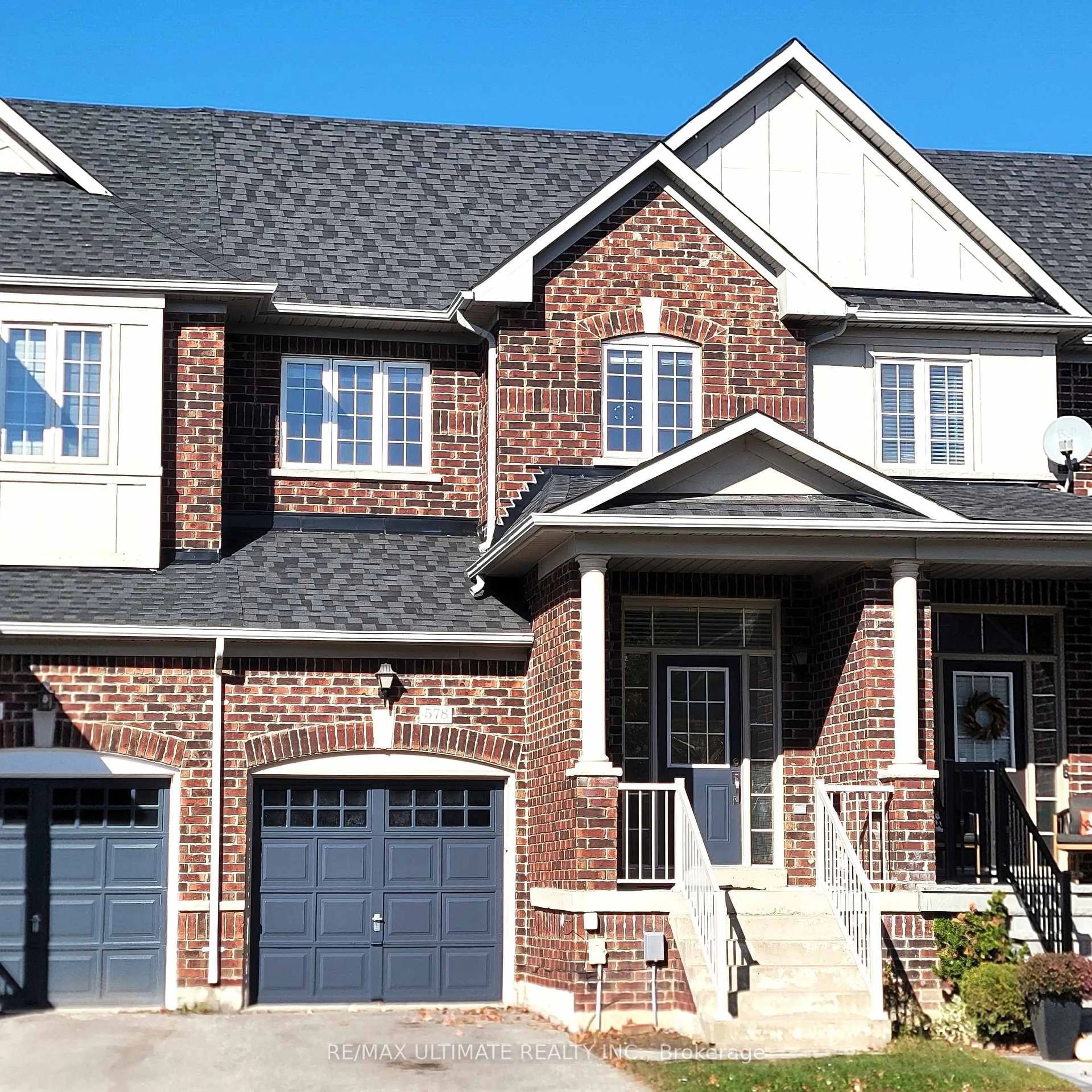 Home with brick exterior material, street for 578 Reeves Way Blvd, Whitchurch-Stouffville Ontario L4A 0T3