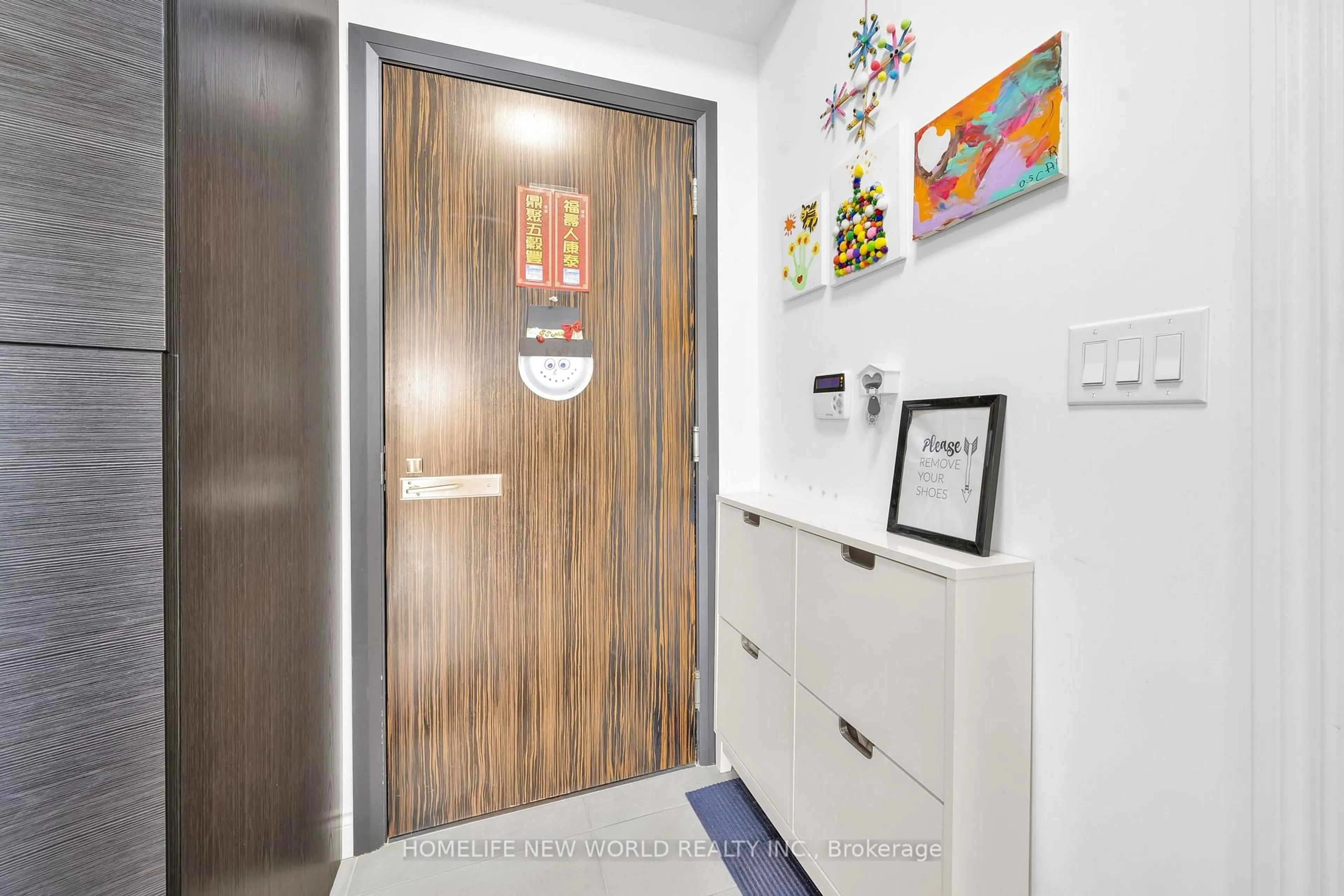 Indoor entryway for 277 South Park Rd #312, Markham Ontario L3T 0B7