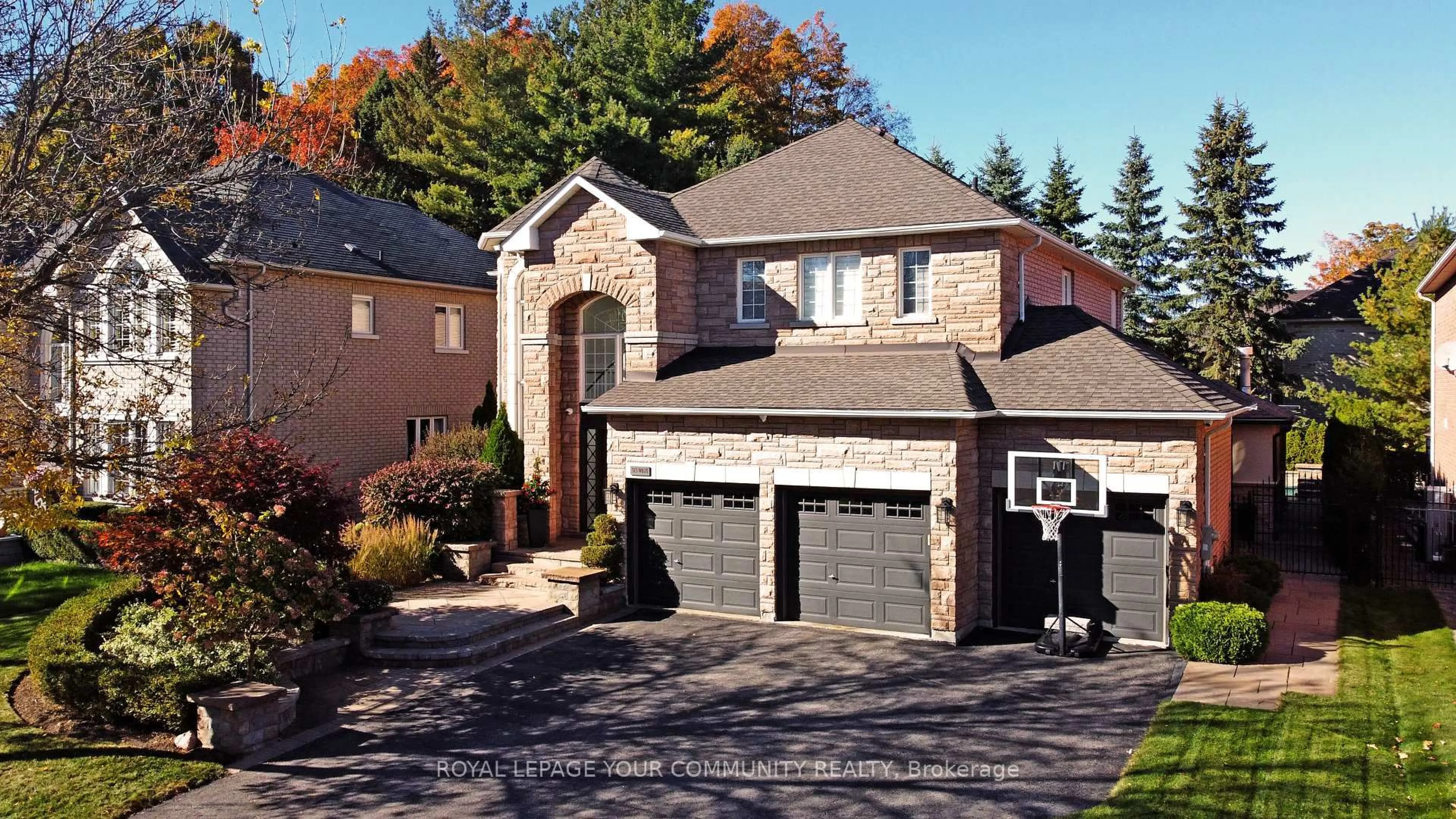 Home with brick exterior material, street for 313 Willis Dr, Aurora Ontario L4G 7M3