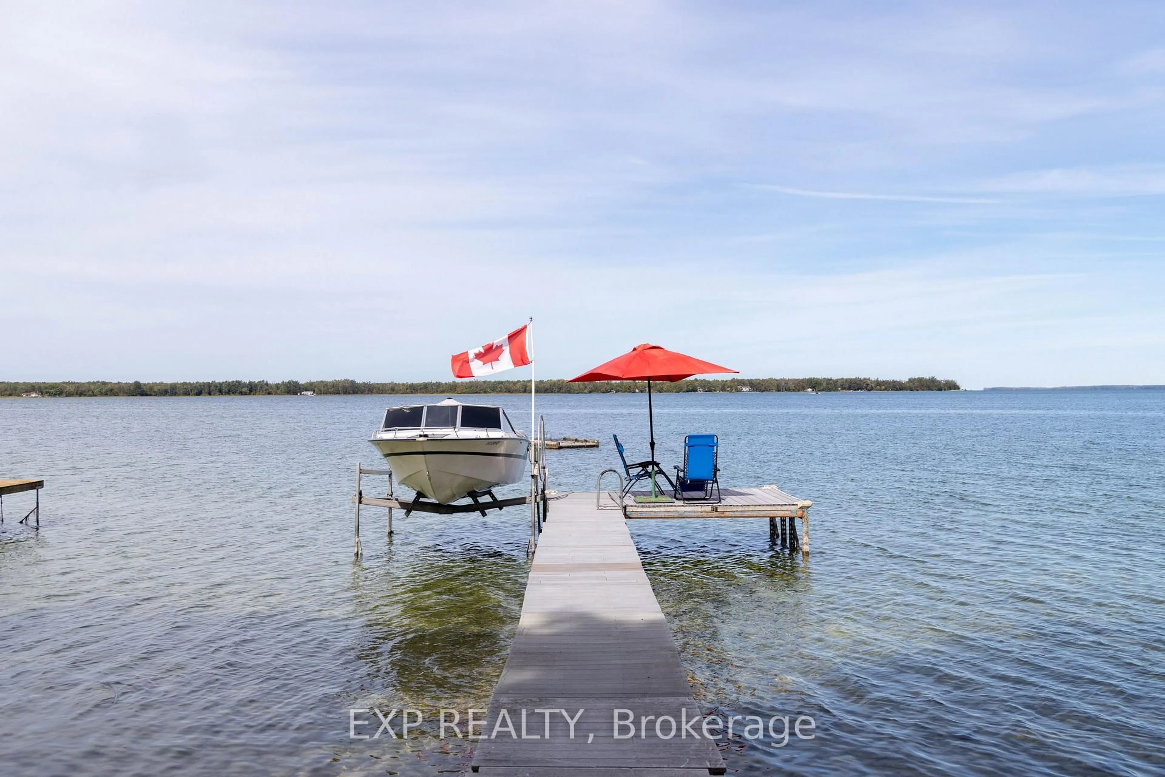 A pic from outside/outdoor area/front of a property/back of a property/a pic from drone, water/lake/river/ocean view for 122 Blue Heron Dr, Georgina Ontario L0E 1N0