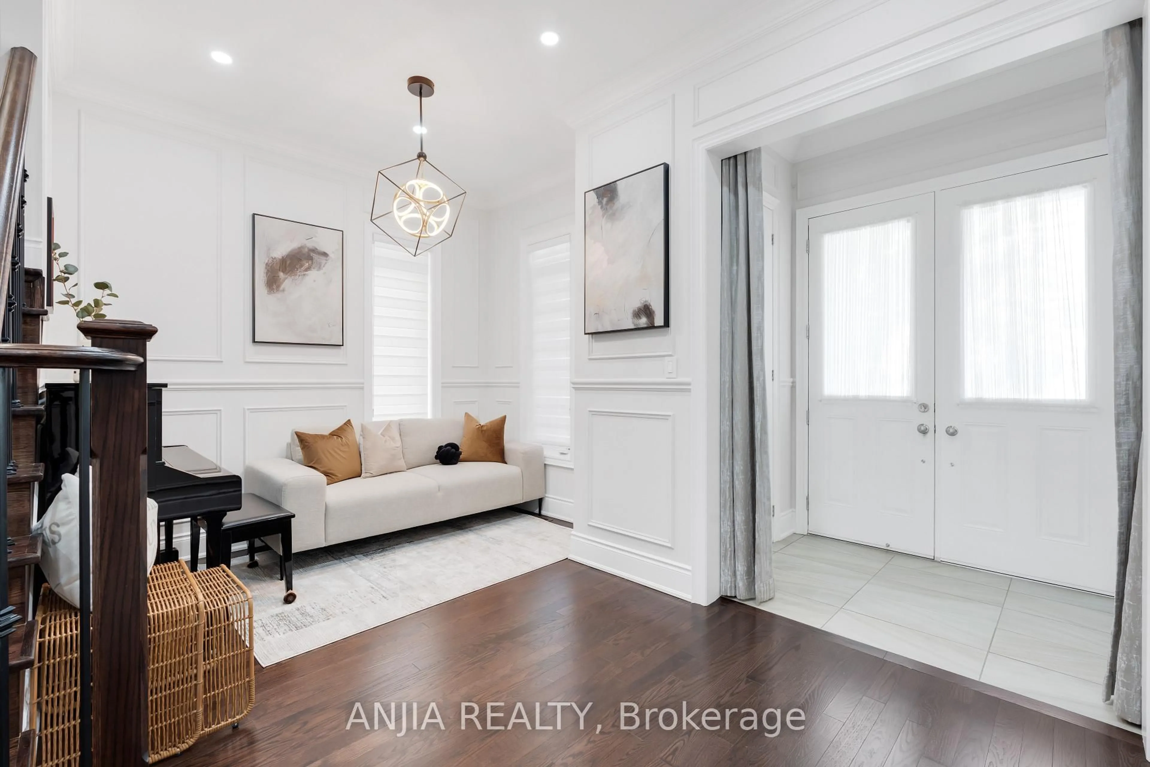 Indoor entryway for 9 Mario Ave, Markham Ontario L6C 0X8