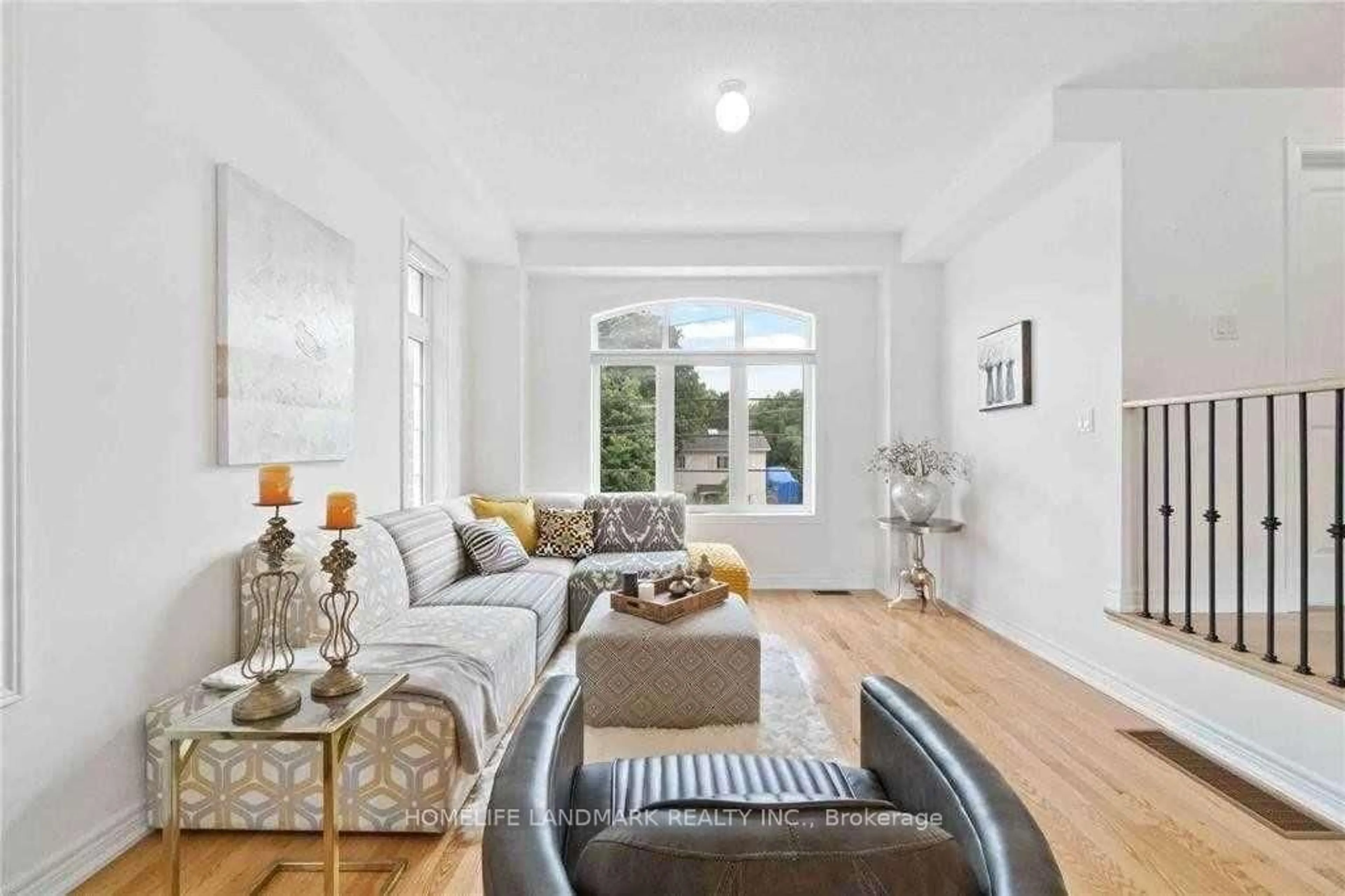 Living room with furniture, unknown for 6D Parker Ave, Richmond Hill Ontario L4E 1H3