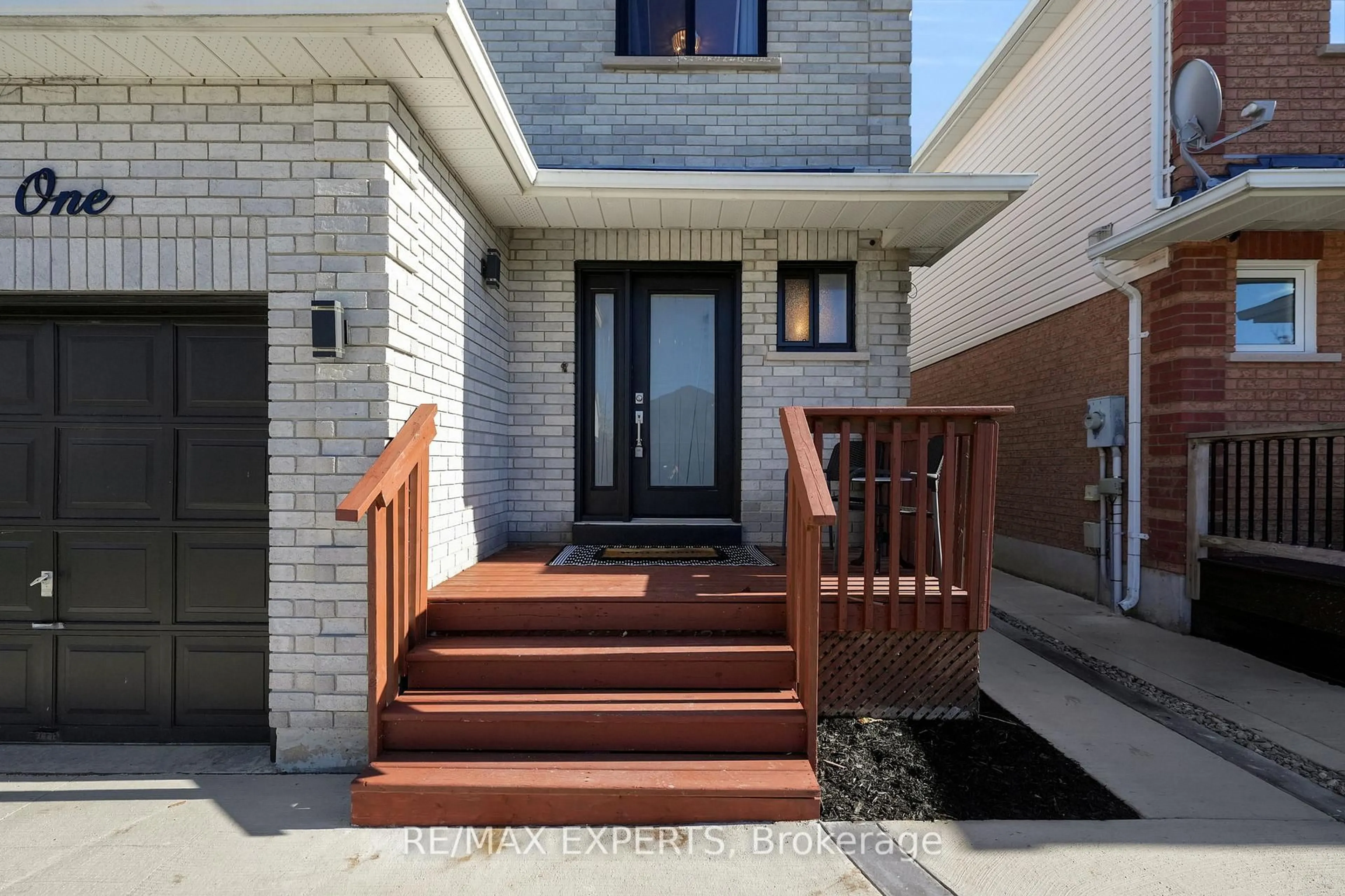 Unknown for 51 Mcknight Cres, New Tecumseth Ontario L0G 1W0