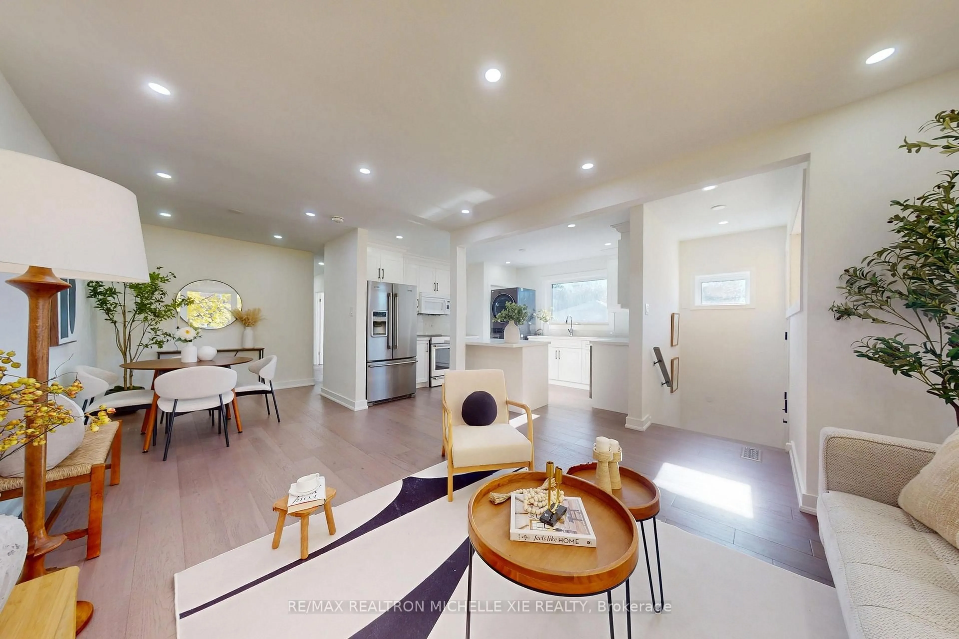 Unknown for 77 Marlin Crt, Newmarket Ontario L3Y 2W7