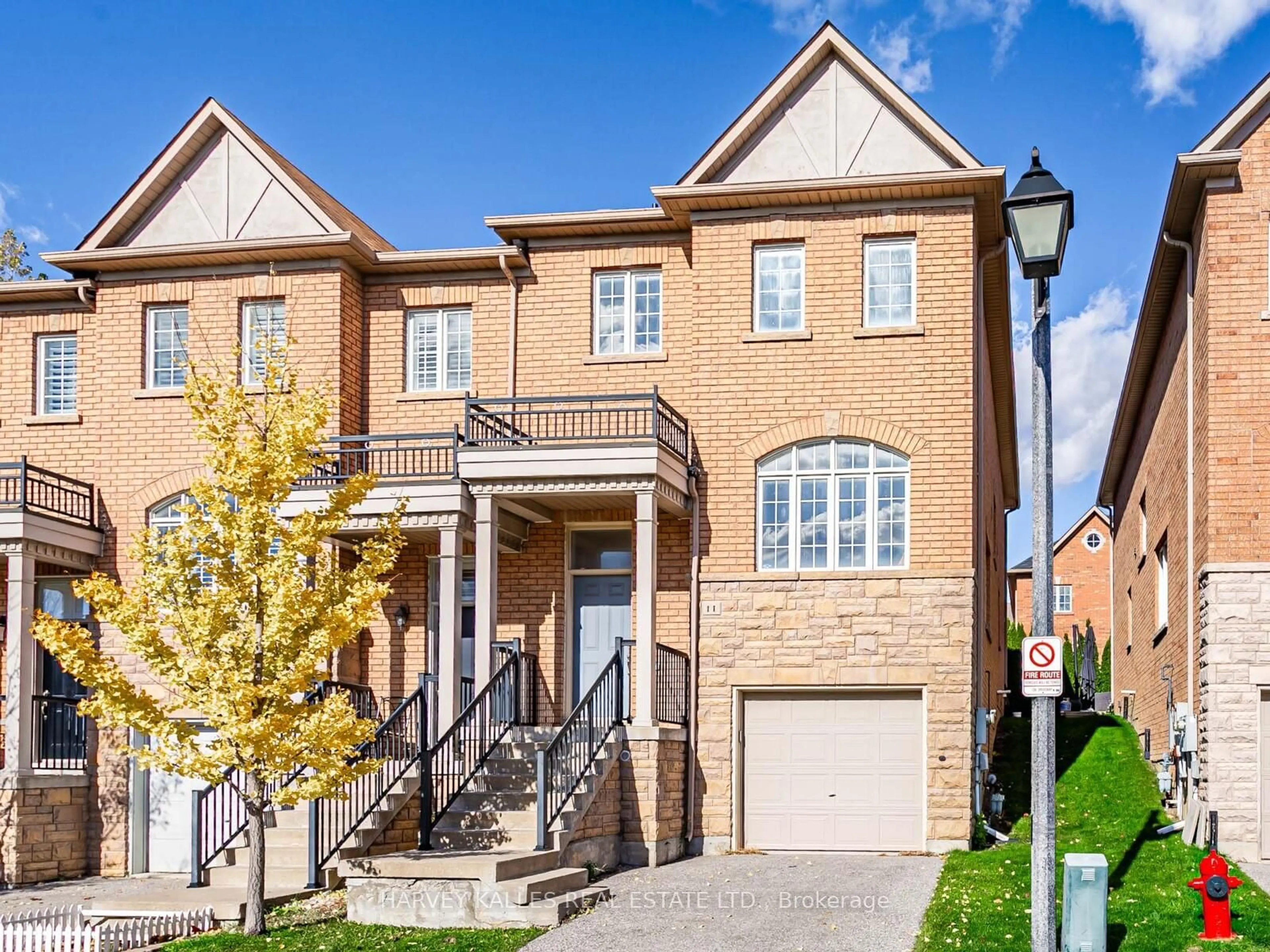 Home with brick exterior material, street for 700 Summeridge Dr #11, Vaughan Ontario L4J 0C5