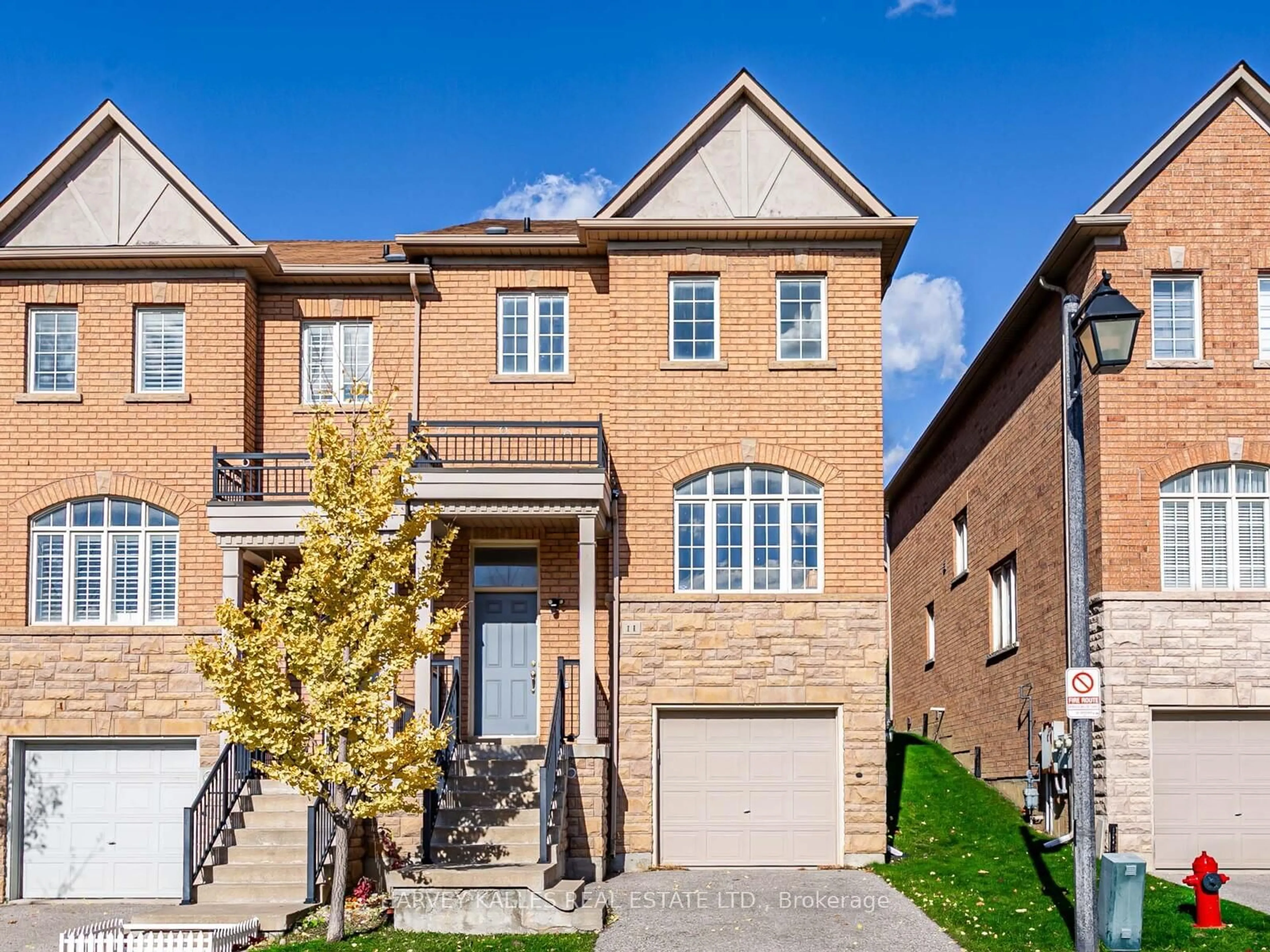 Home with brick exterior material, street for 700 Summeridge Dr #11, Vaughan Ontario L4J 0C5