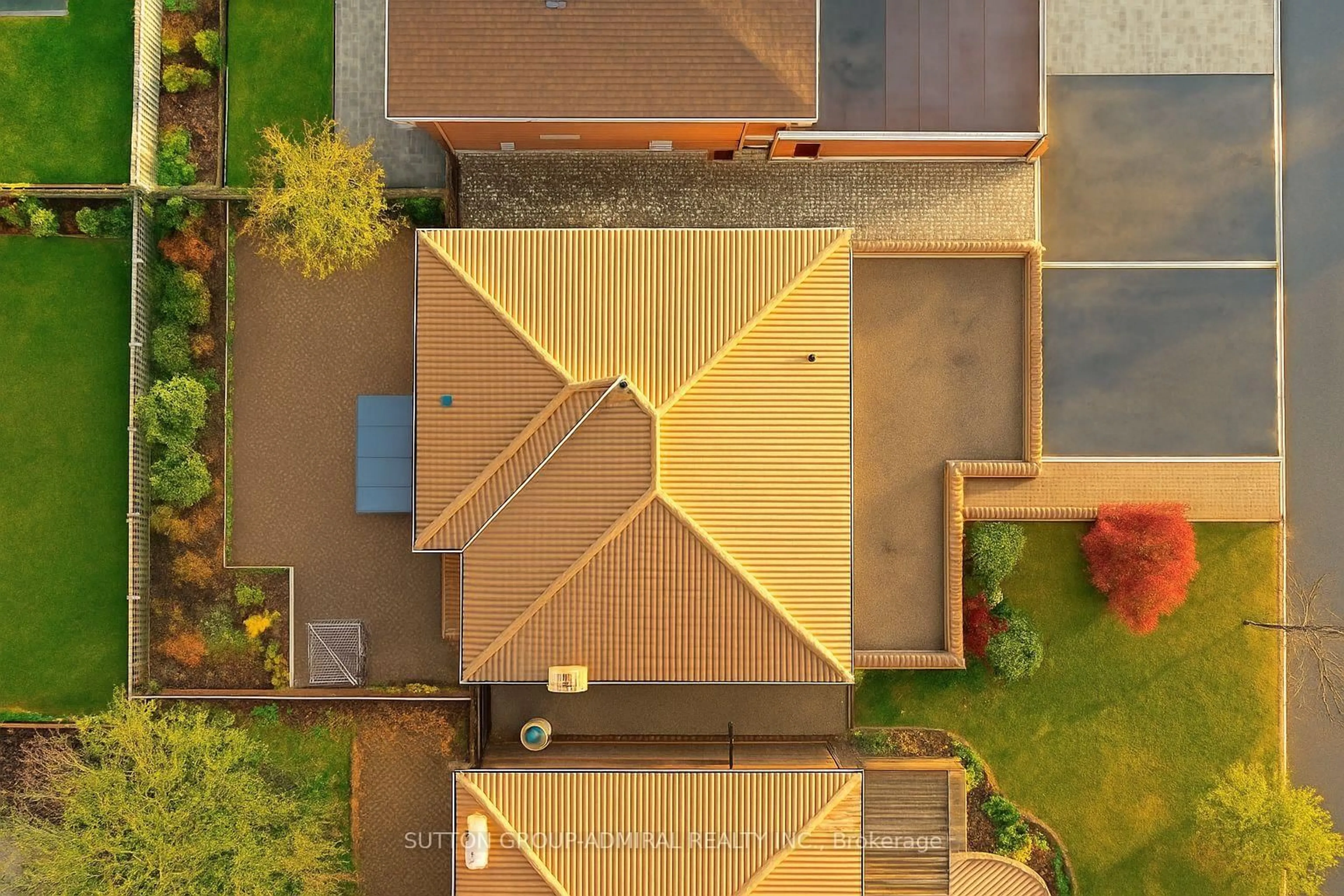 A pic from outside/outdoor area/front of a property/back of a property/a pic from drone, unknown for 160 Marwood Pl, Vaughan Ontario L6A 1C4