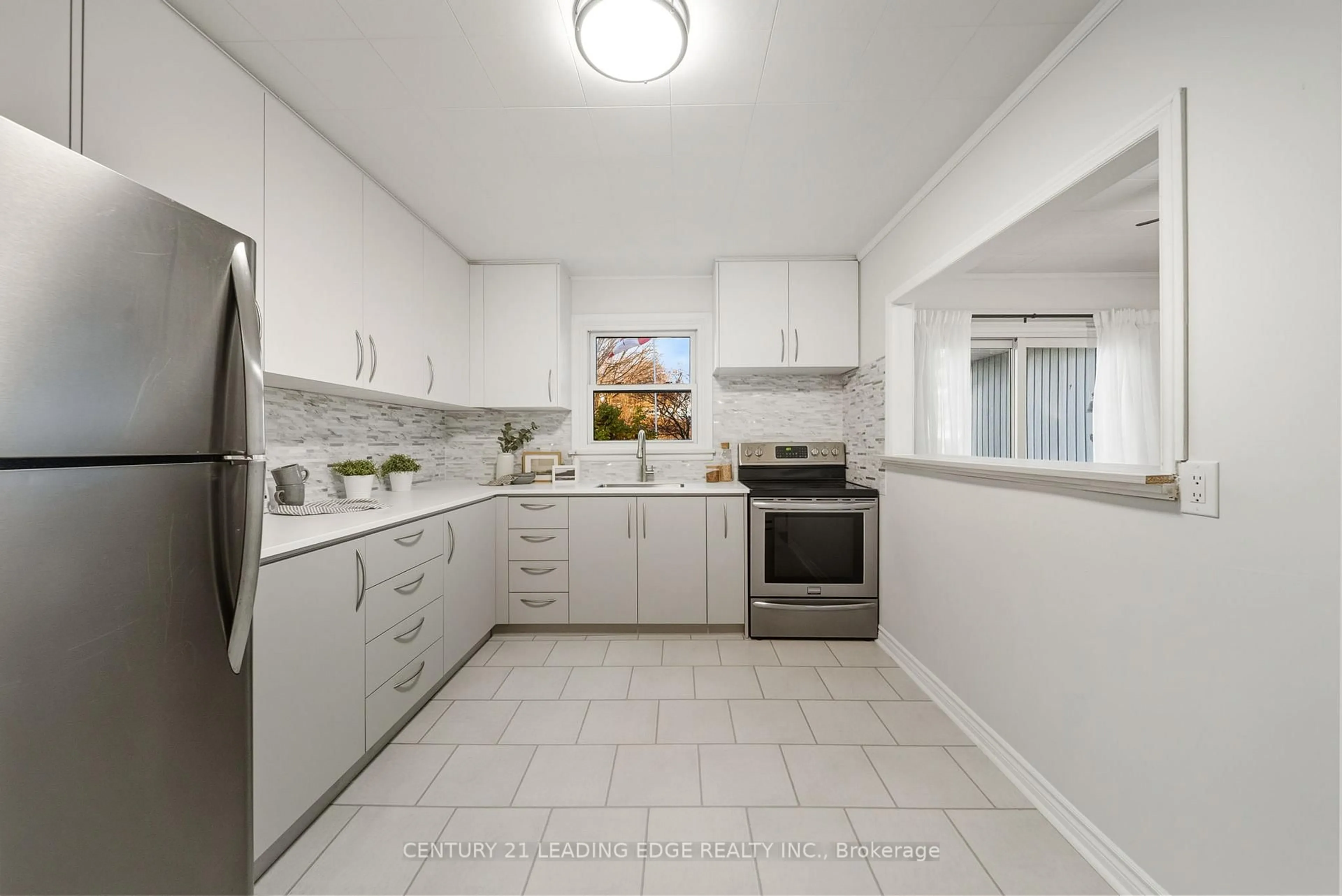 Standard kitchen, ceramic/tile floor for 1307B Thorah Concession Rd 9 Rd, Brock Ontario L0K 1B0