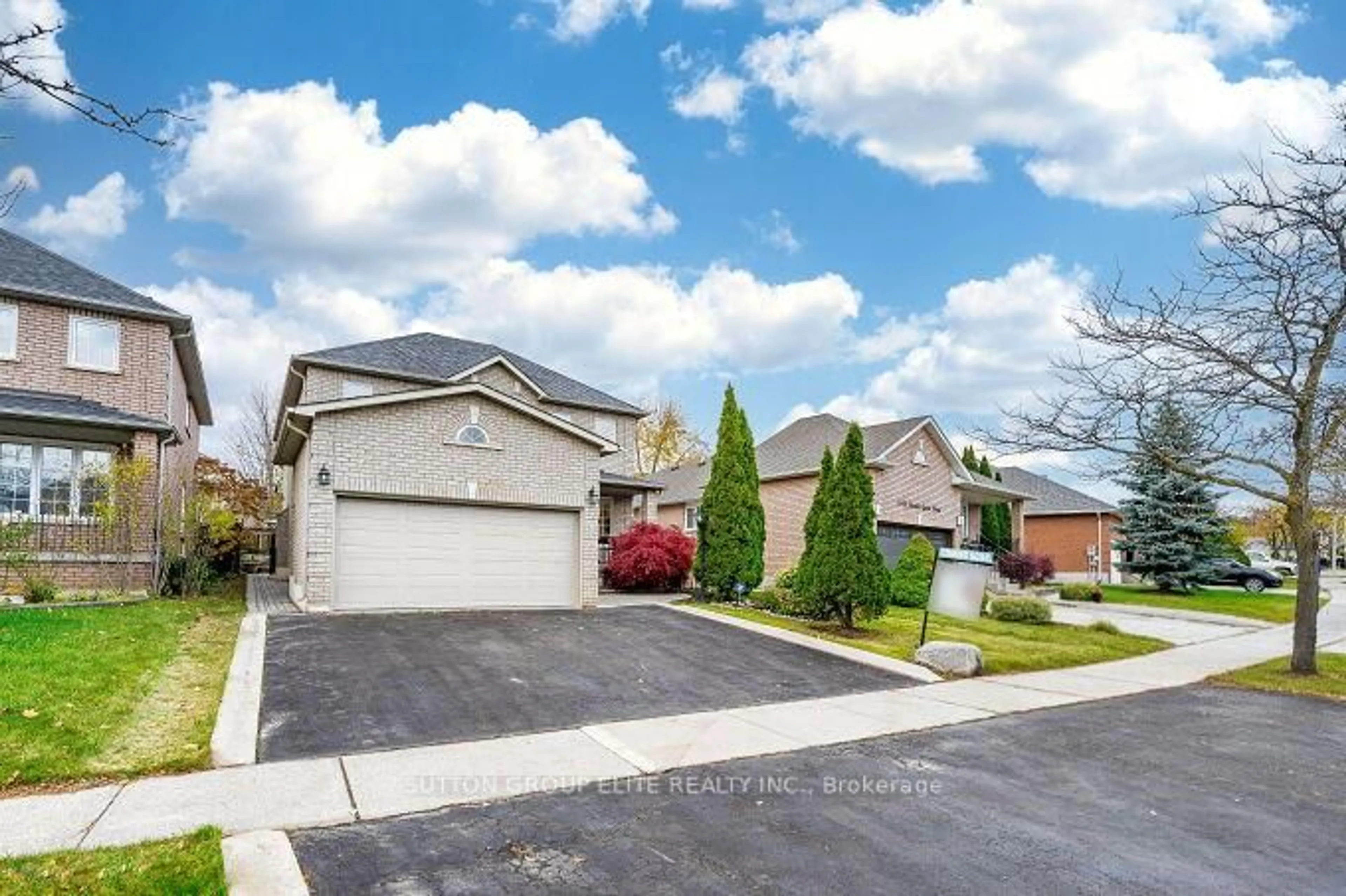 A pic from outside/outdoor area/front of a property/back of a property/a pic from drone, street for 8734 Martin Grove Rd, Vaughan Ontario L4H 1G2