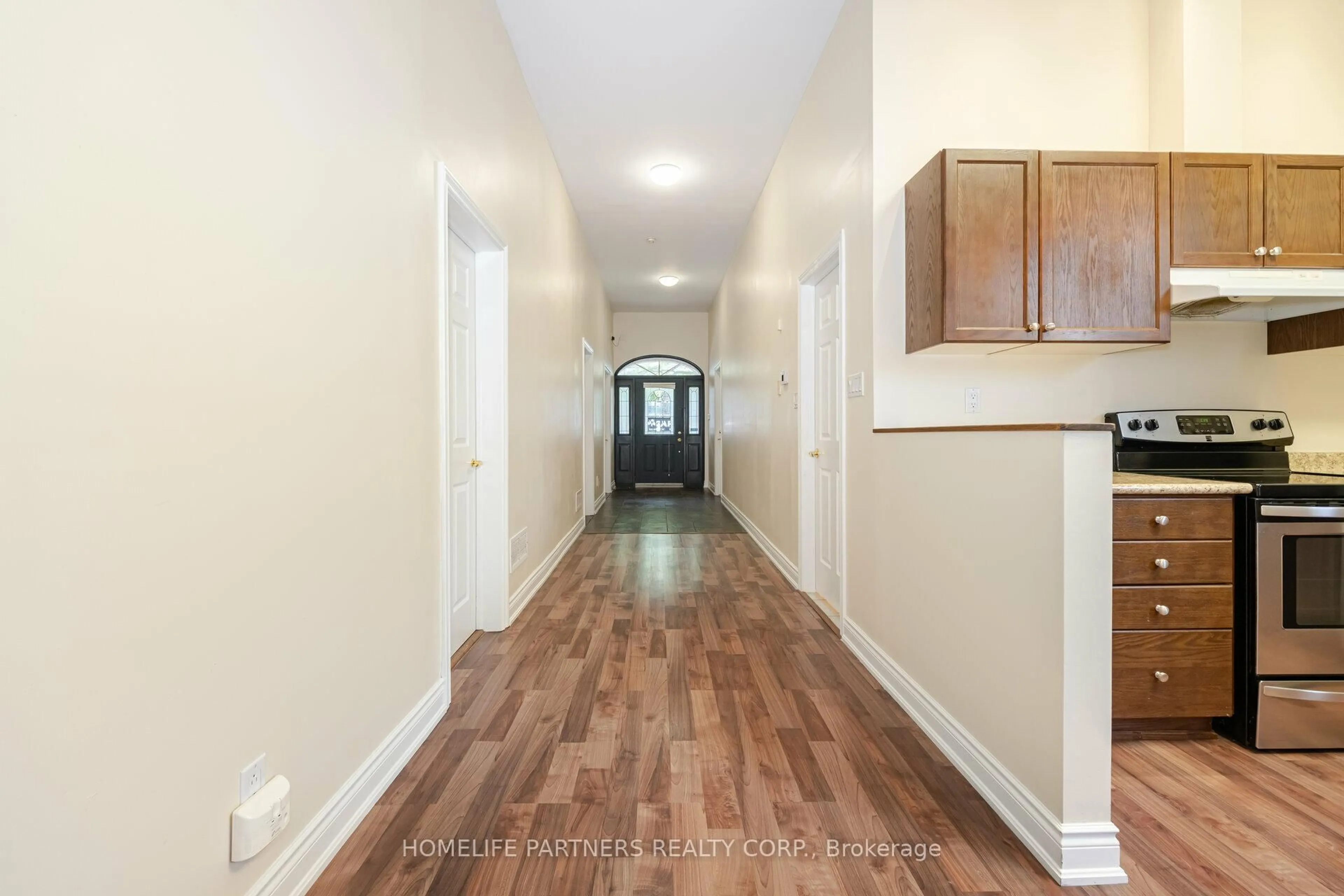 Indoor entryway for 7930 Kipling Ave, Vaughan Ontario L4L 1Z5