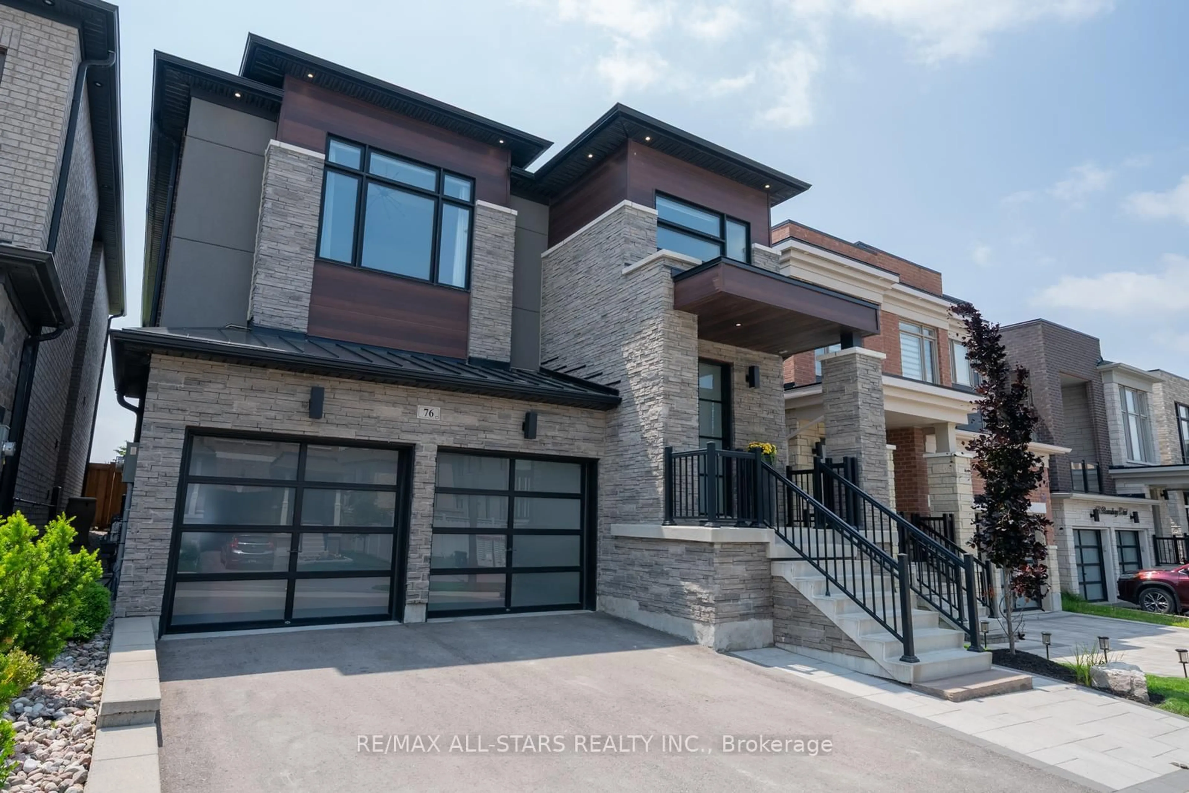 Home with brick exterior material, street for 76 Boundary Blvd, Whitchurch-Stouffville Ontario L4A 4W2