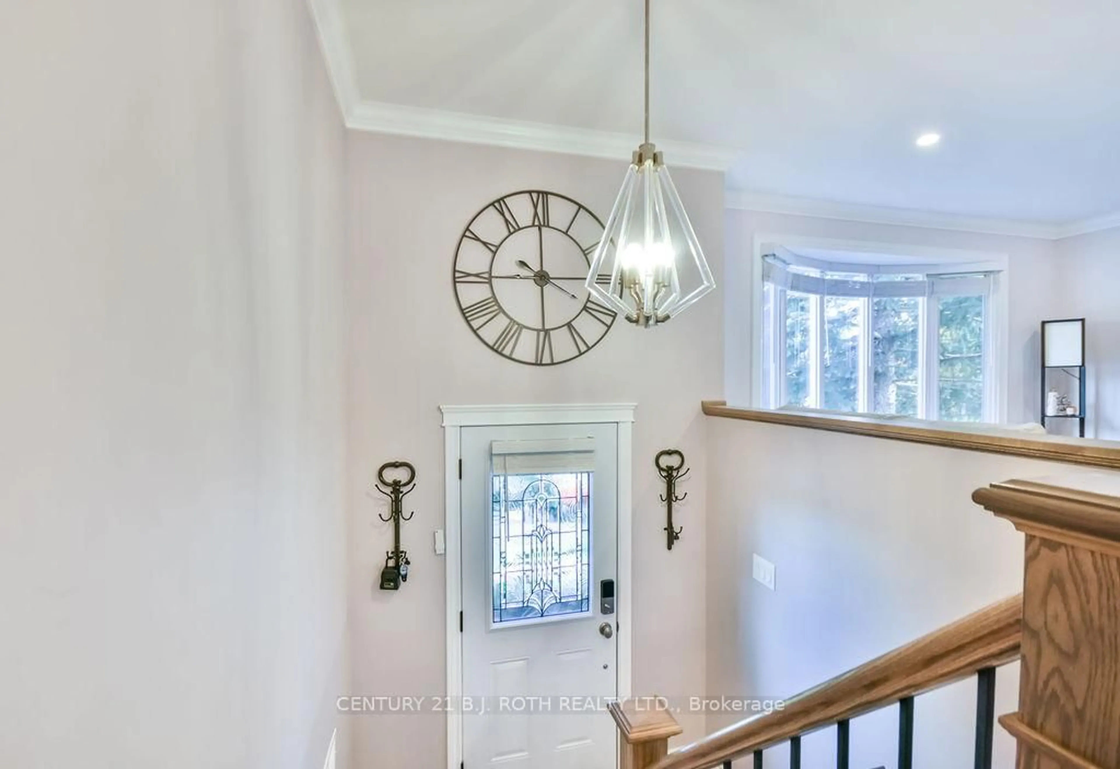 Indoor entryway for 58 Collings Ave, Bradford West Gwillimbury Ontario L3Z 1S3