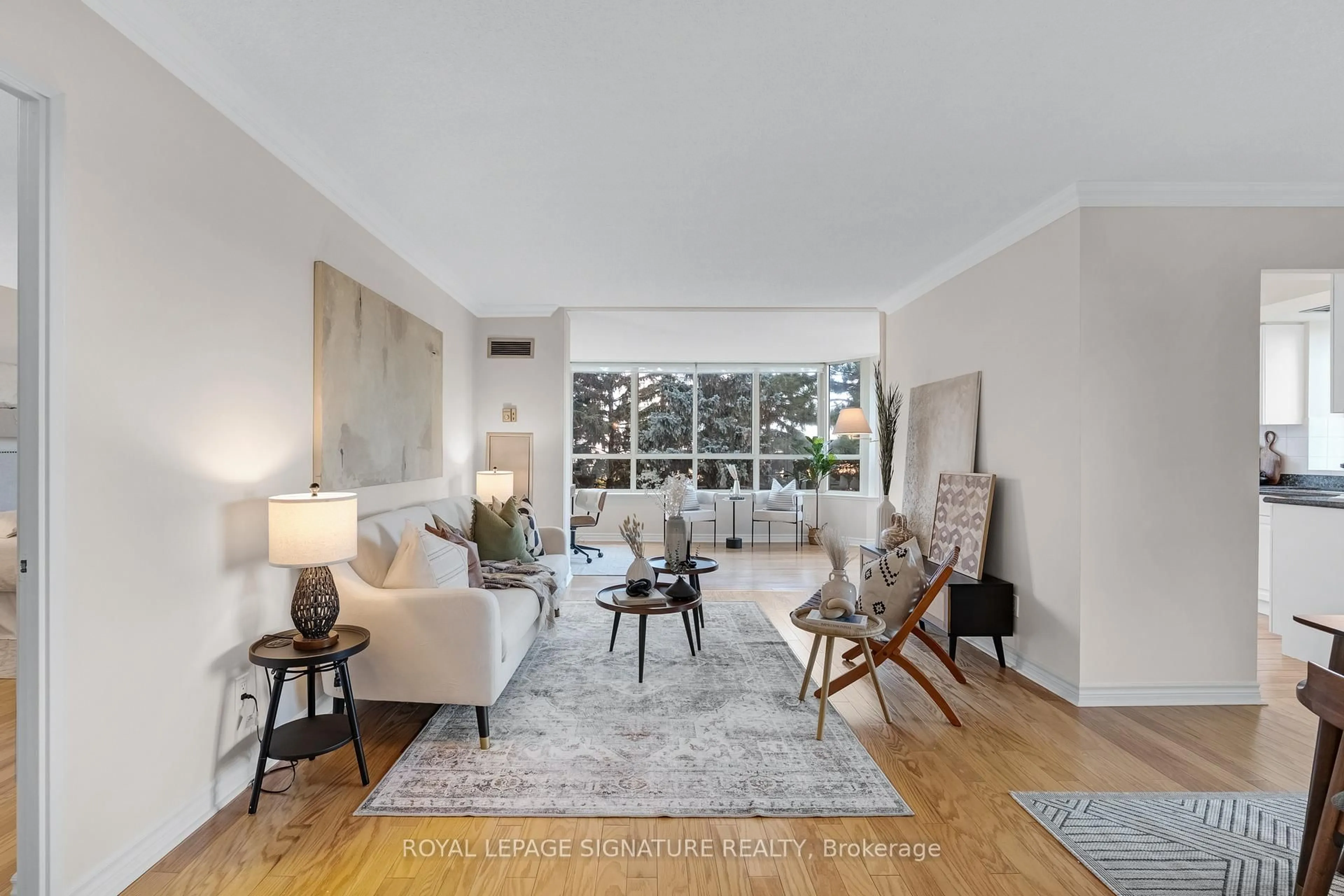 Living room with furniture, unknown for 33 Weldrick Rd #303, Richmond Hill Ontario L4C 8W4