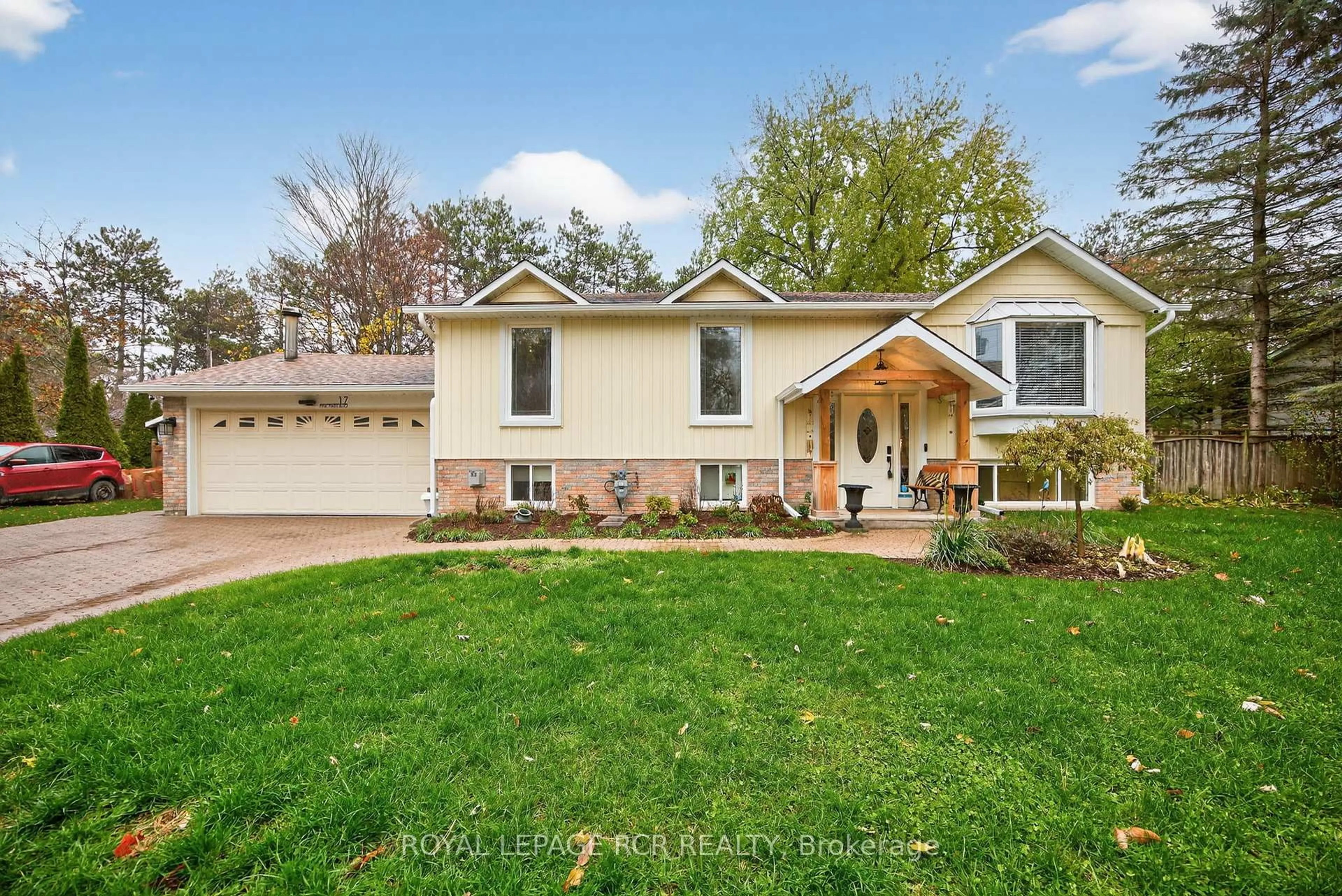 Home with vinyl exterior material, street for 17 Pine Park Blvd, Adjala-Tosorontio Ontario L0M 1J0