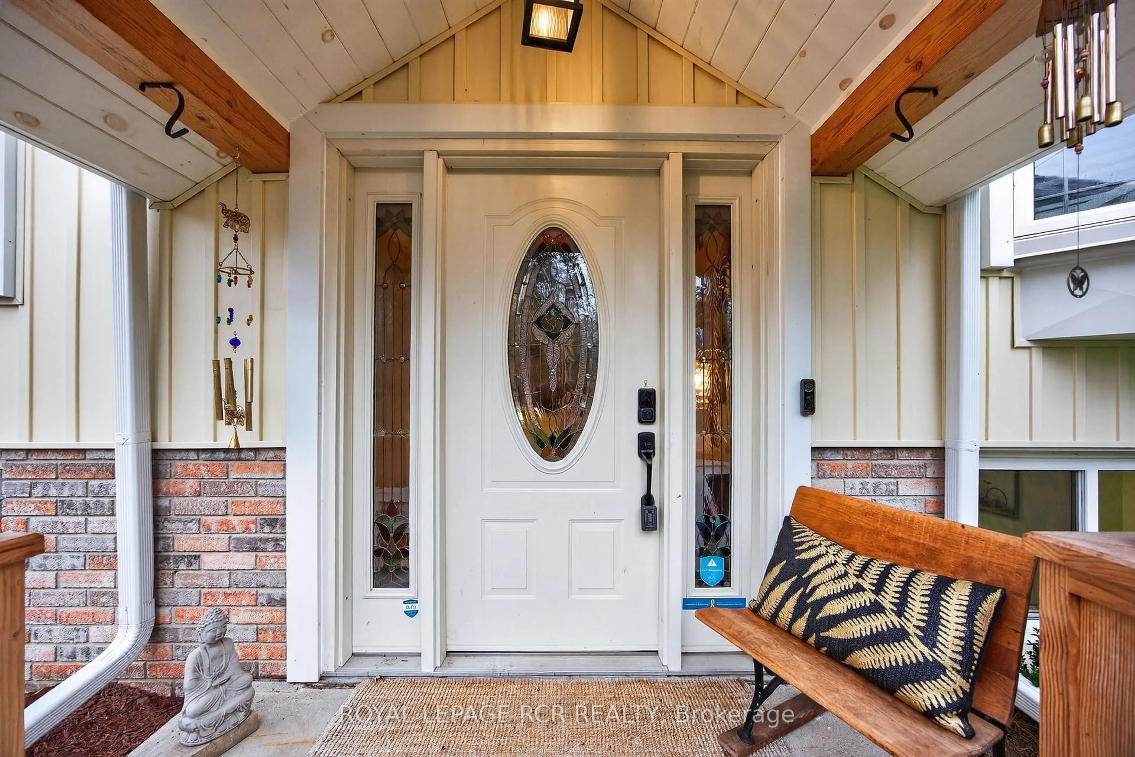 Indoor entryway for 17 Pine Park Blvd, Adjala-Tosorontio Ontario L0M 1J0
