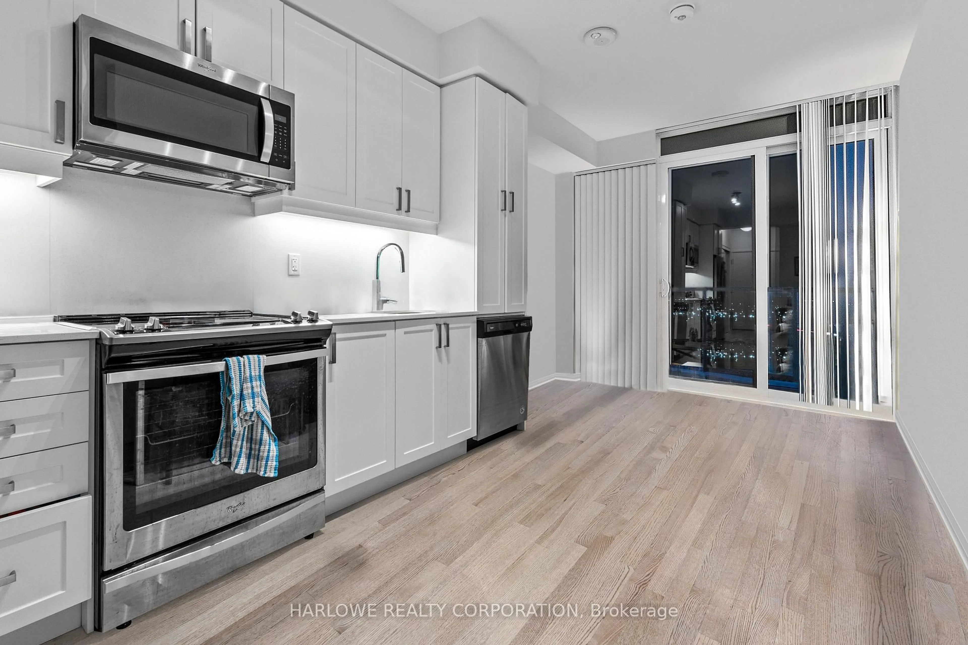 Open concept kitchen, unknown for 7895 Jane St #3118, Vaughan Ontario L4K 2M7