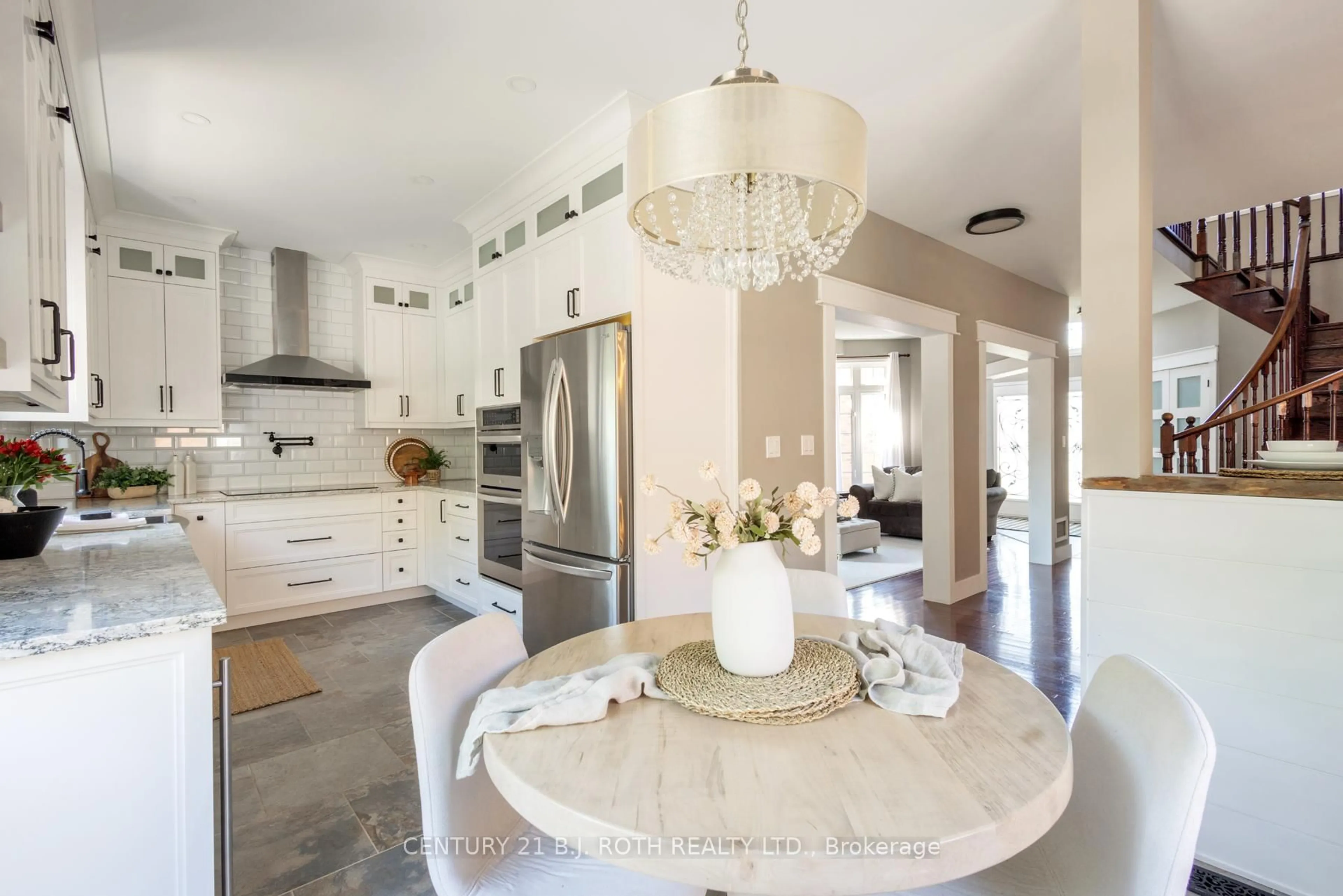 Open concept kitchen, ceramic/tile floor for 1359 Forest St, Innisfil Ontario L9S 1Z9