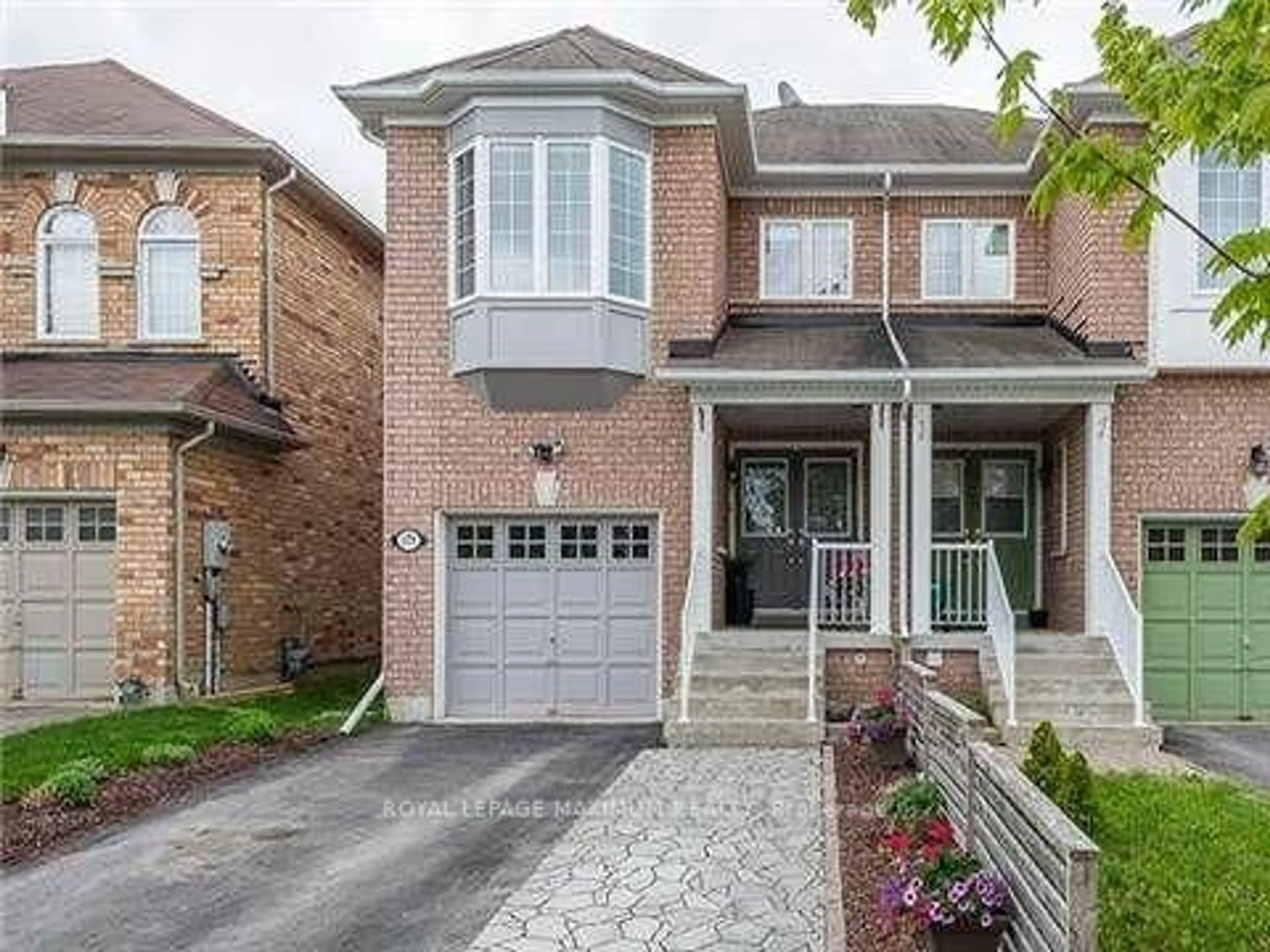 Home with brick exterior material, street for 179 Warwick Cres, Newmarket Ontario L3X 2S3