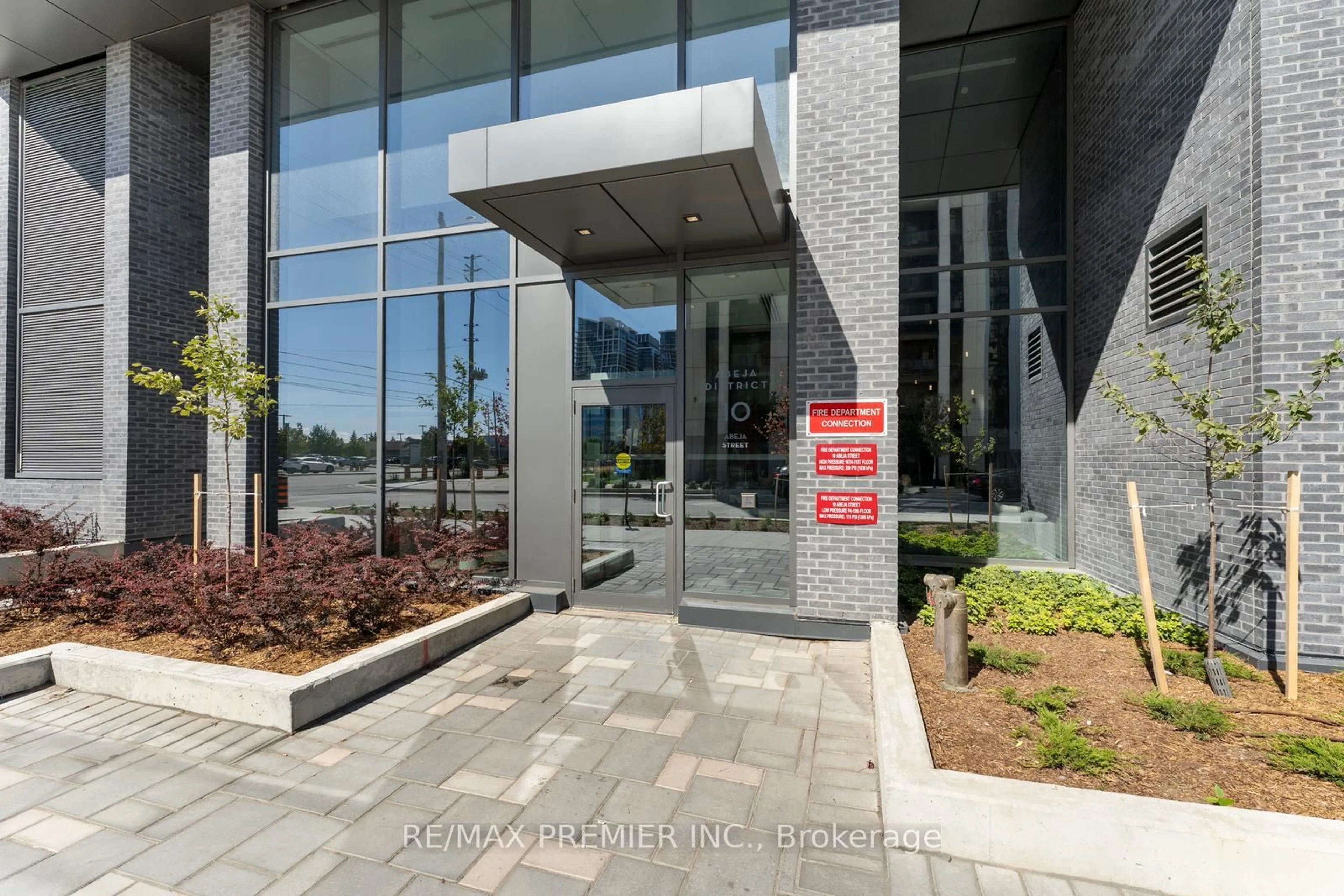 Indoor foyer for 10 Abeja St #2617, Vaughan Ontario L4K 0R4