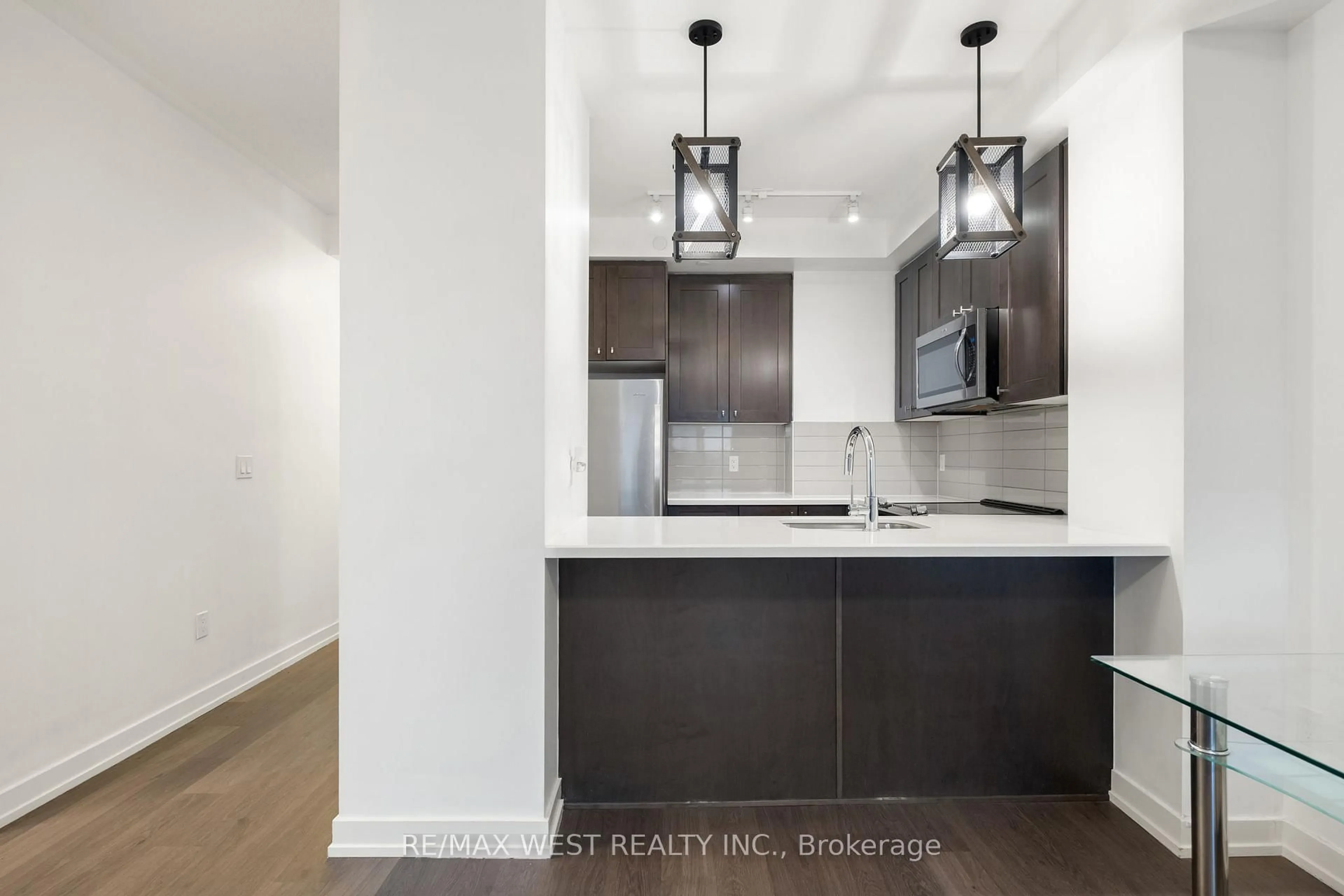 Open concept kitchen, unknown for 555 William Graham Dr #326, Aurora Ontario L4G 3L1