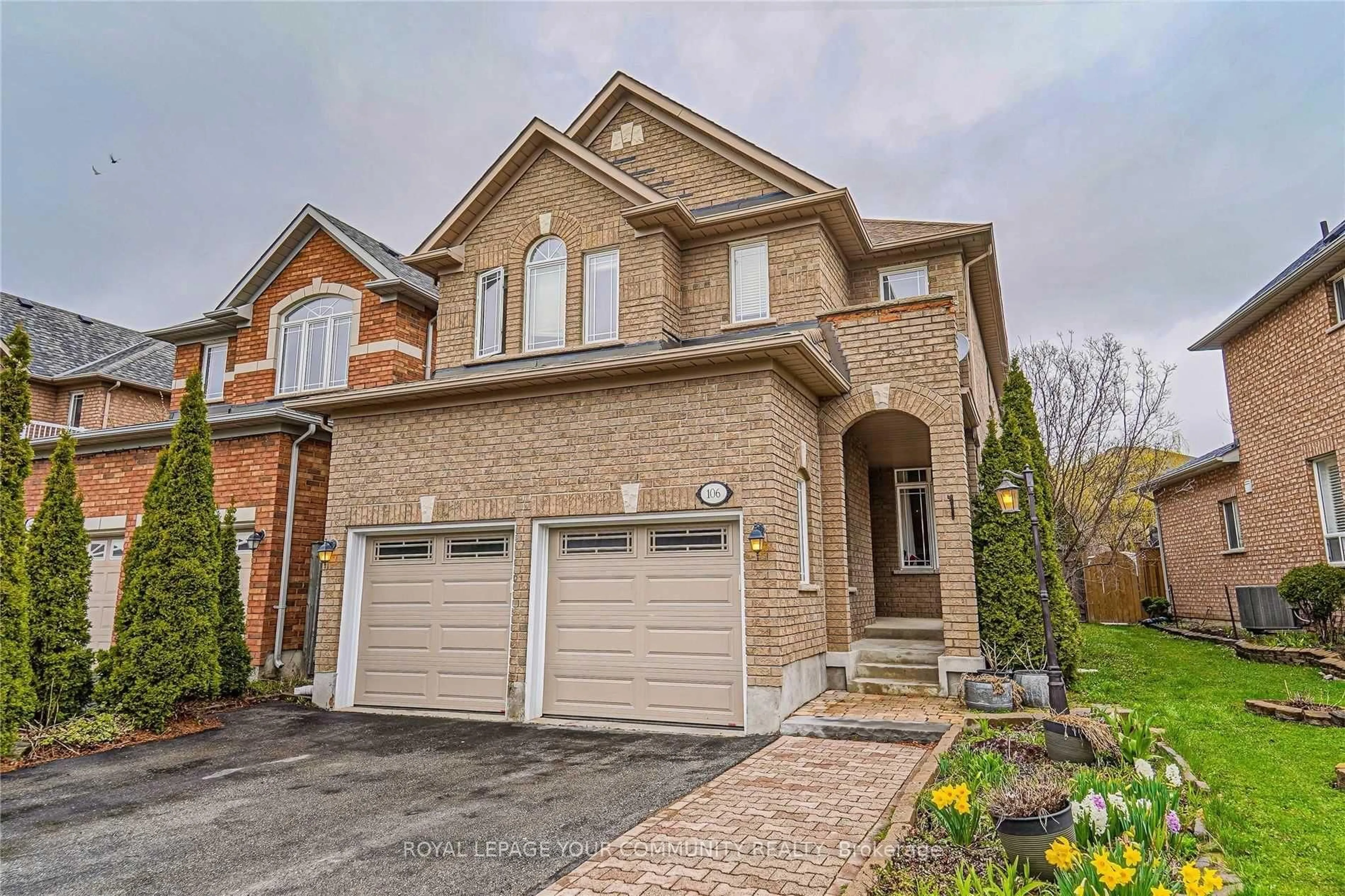 Home with brick exterior material, street for 106 SNOWY MEADOW AVE Ave, Richmond Hill Ontario L4E 3X8