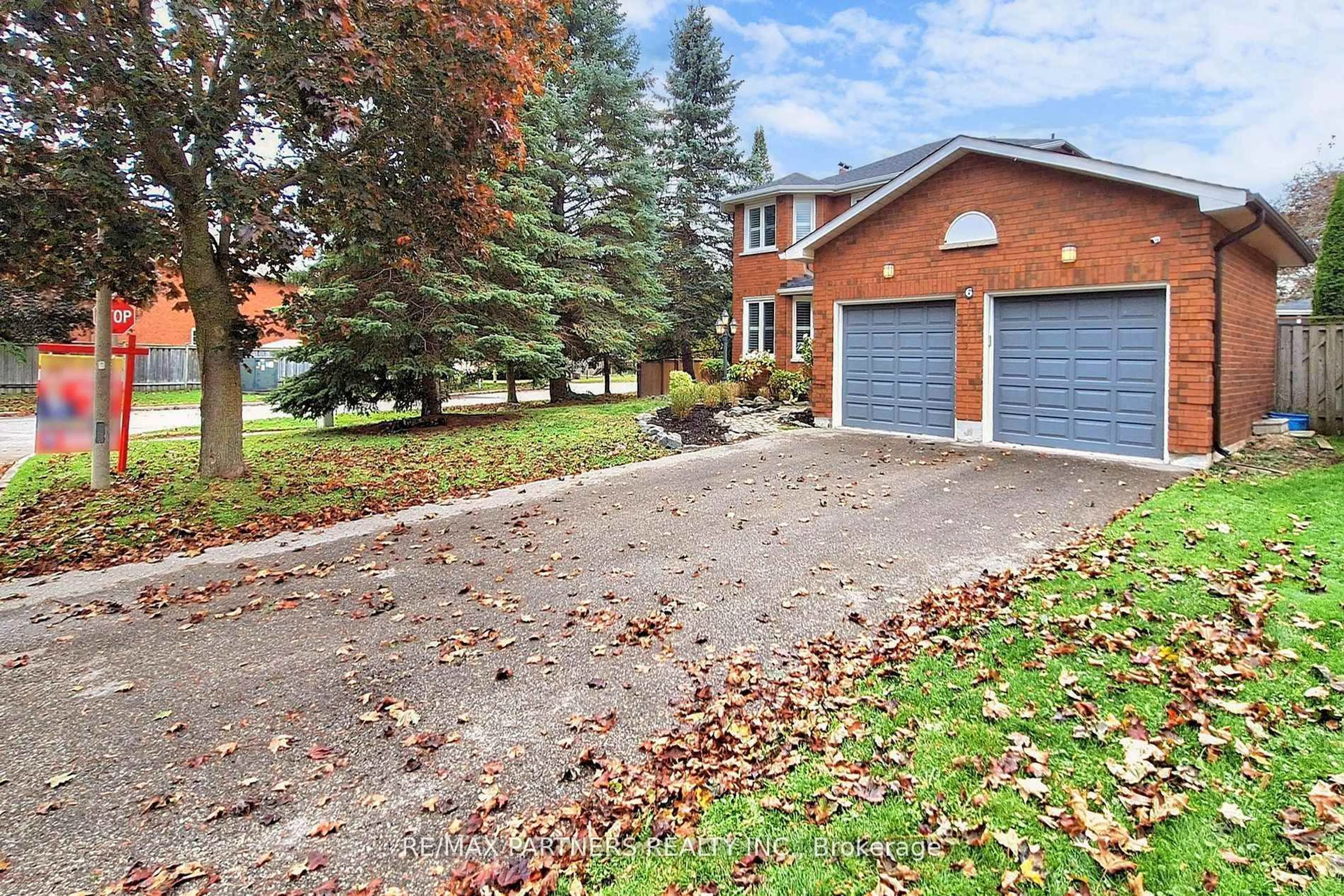 Unknown for 6 Geoffrey Cres, Whitchurch-Stouffville Ontario L4A 5B9