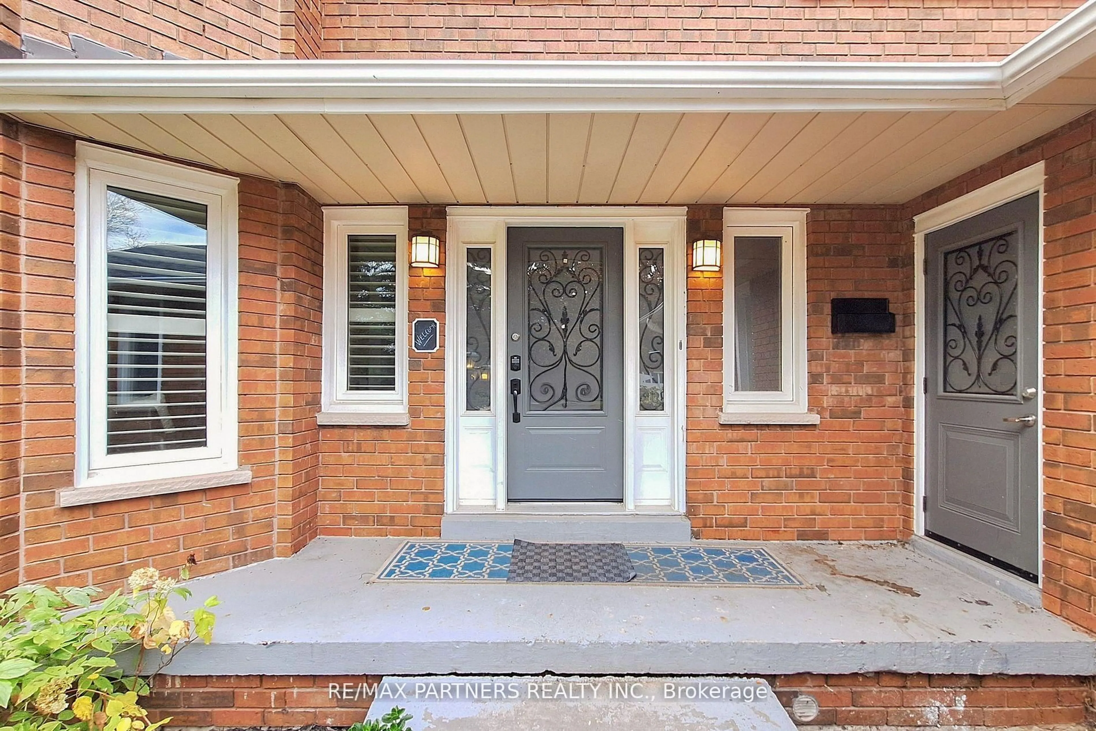 Home with brick exterior material, street for 6 Geoffrey Cres, Whitchurch-Stouffville Ontario L4A 5B9