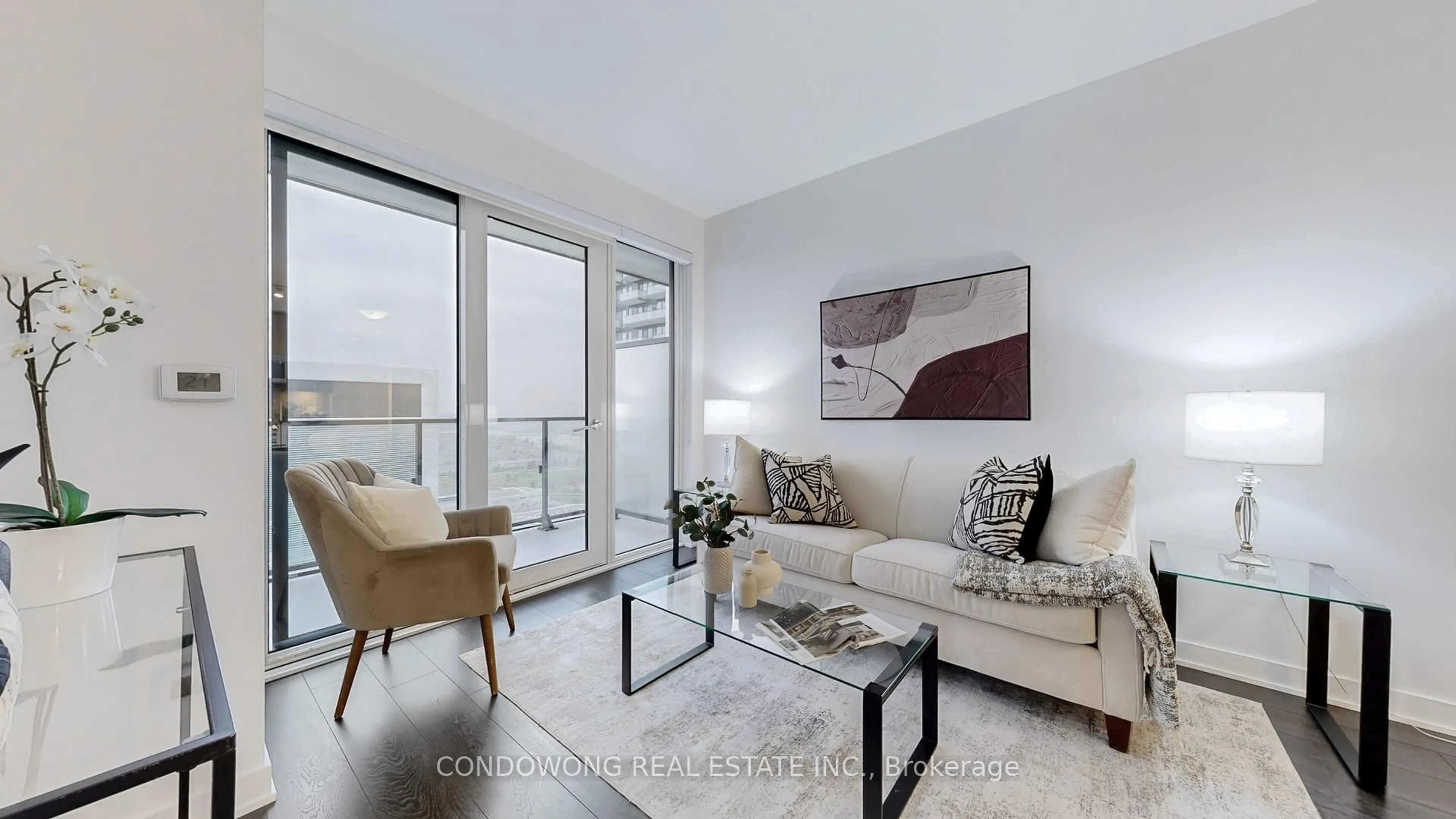 Living room with furniture, unknown for 95 Oneida Cres #2204, Richmond Hill Ontario L4B 0H5