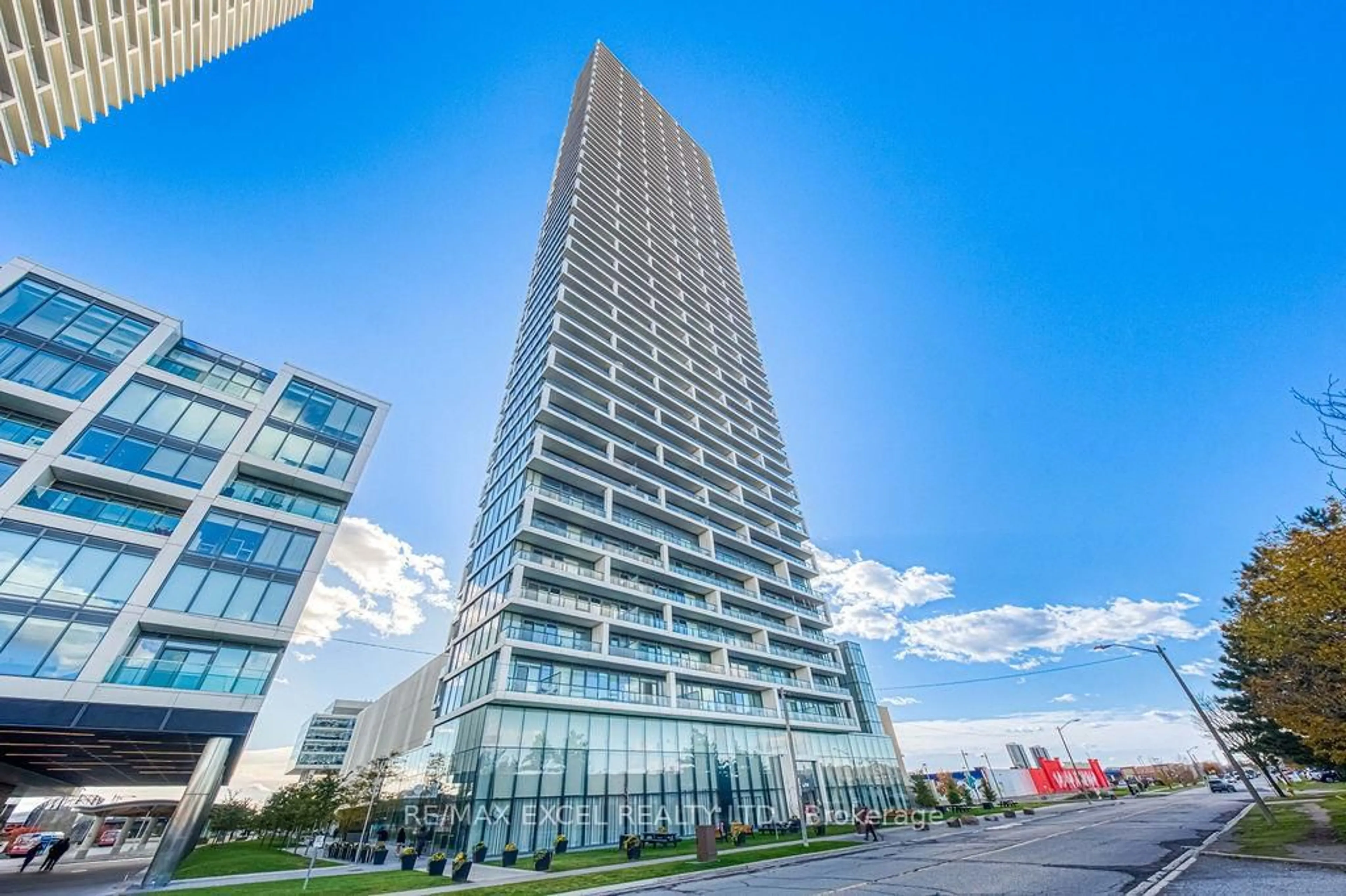 Indoor foyer for 898 Portage Pkwy #2803, Vaughan Ontario L4K 0J6