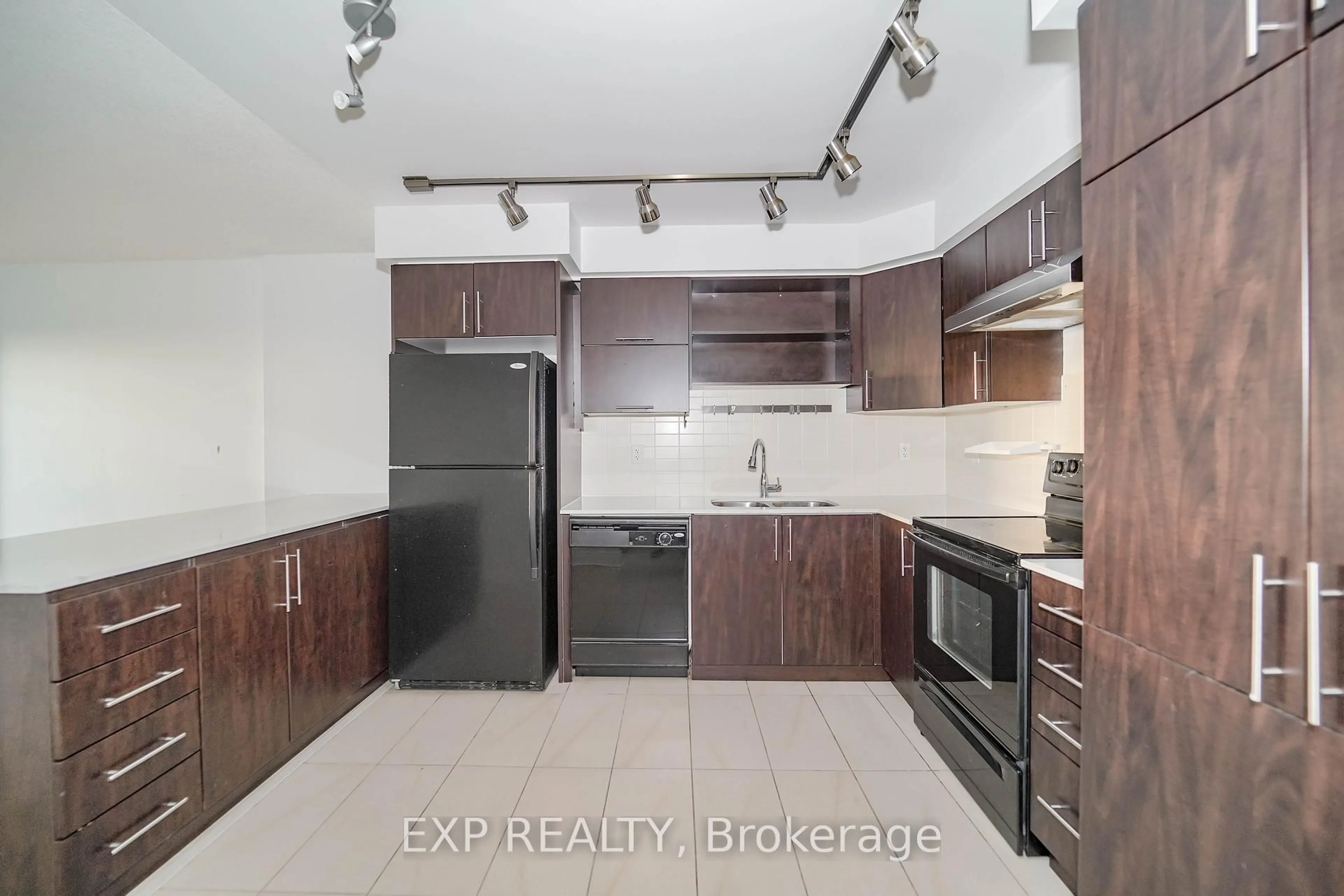 Standard kitchen, unknown for 60 South Town Centre Blvd #905, Markham Ontario L6G 0C5
