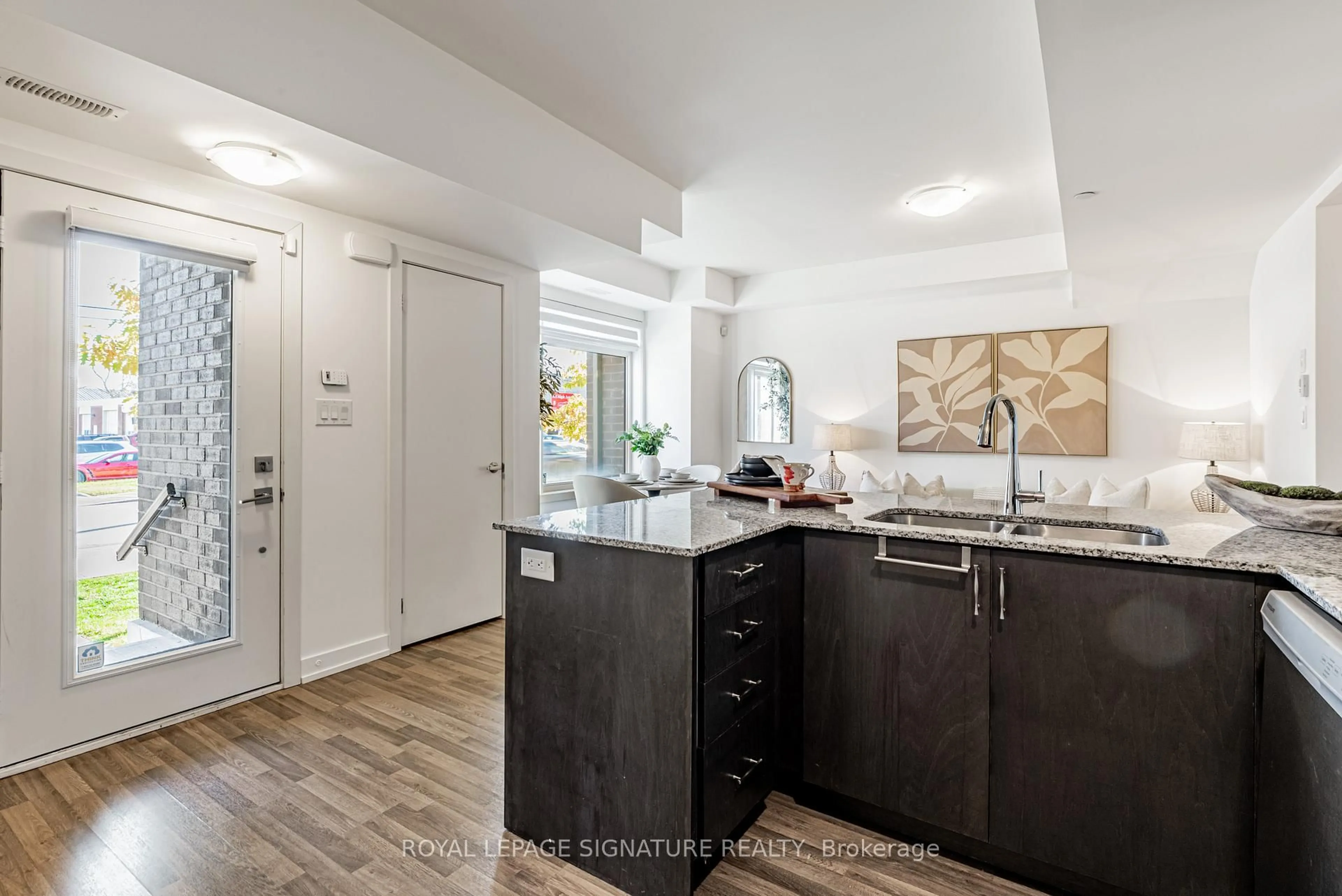 Open concept kitchen, unknown for 370c Red Maple Rd #77, Richmond Hill Ontario L4C 6P5