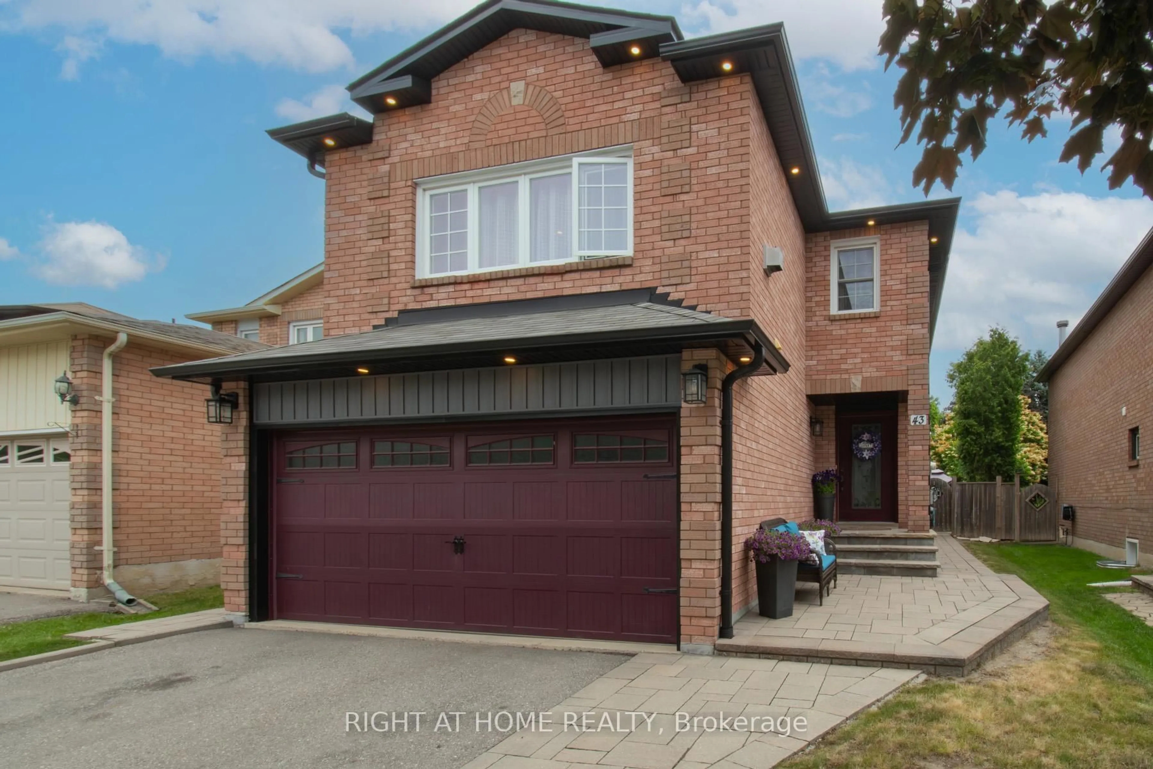 Home with brick exterior material, street for 43 Squire Dr, Richmond Hill Ontario L4S 1C6