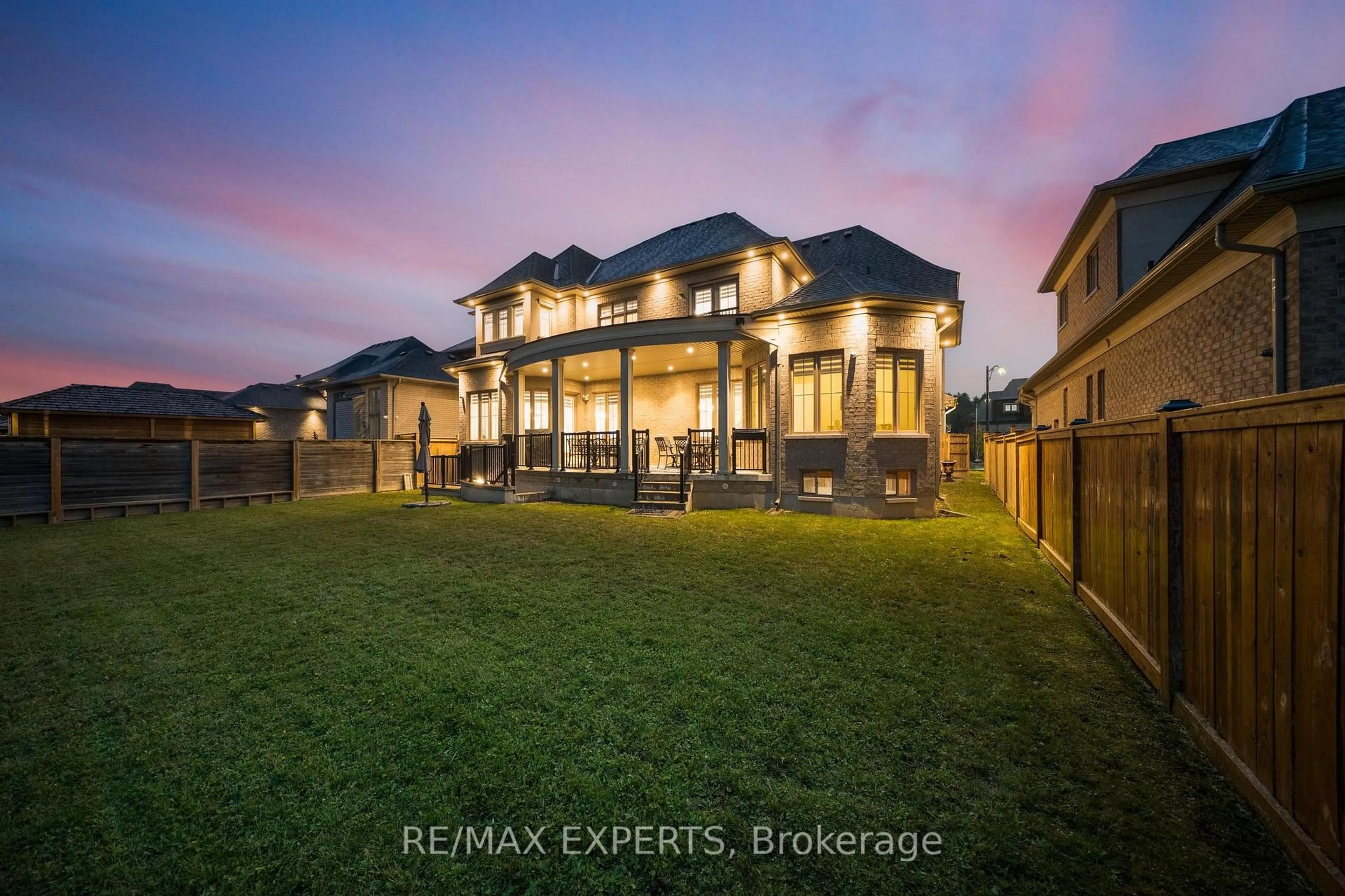 Unknown for 16 Raymond Love Crt, King Ontario L7B 0M7