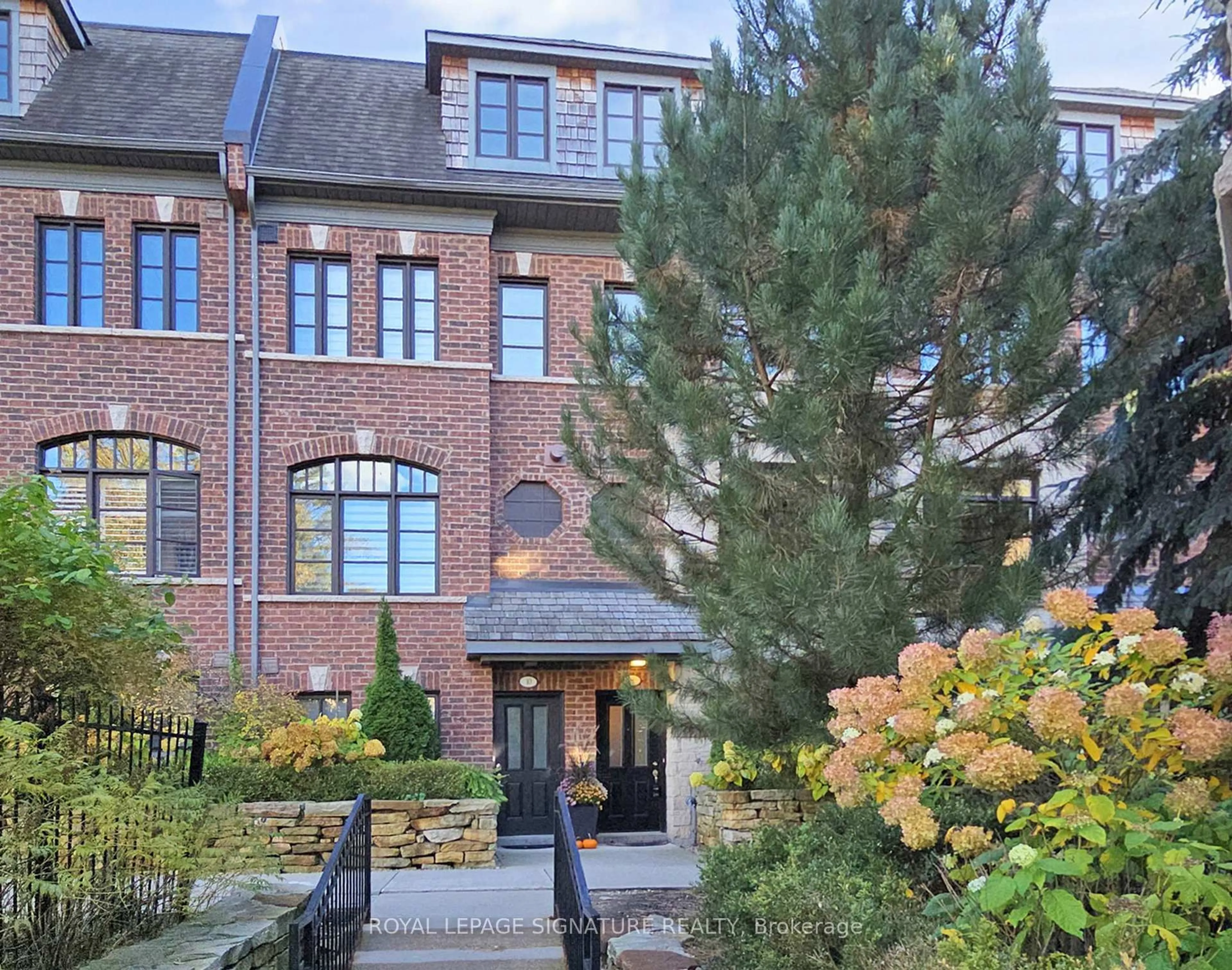 Indoor foyer for 8 Agar Lane #45, Vaughan Ontario L4L 0C5