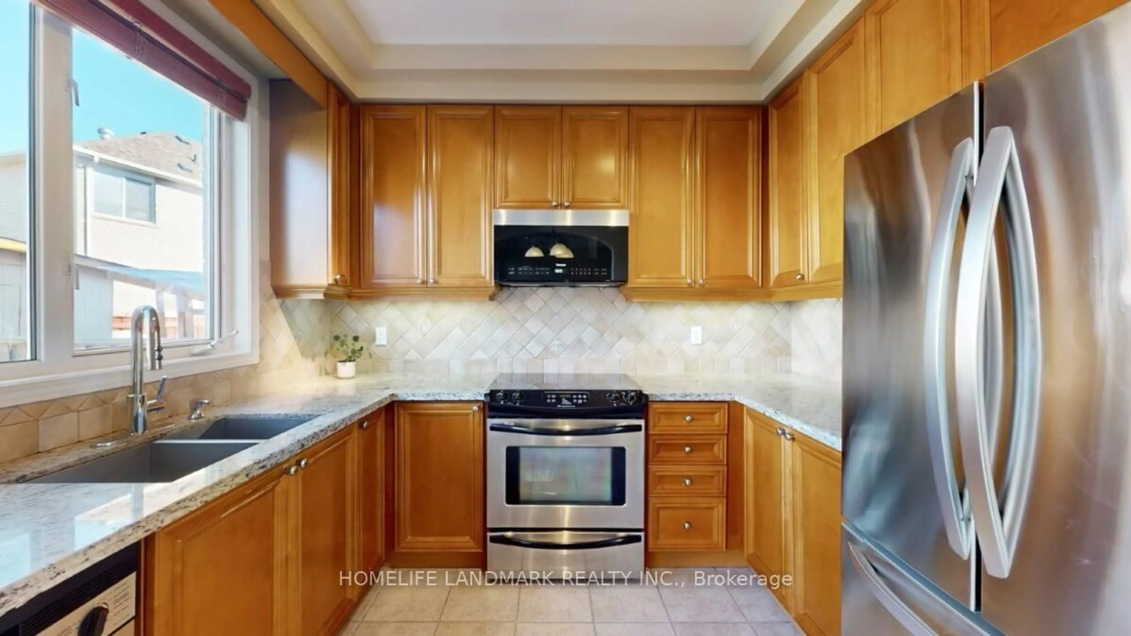 Standard kitchen, ceramic/tile floor for 152 America Ave, Vaughan Ontario L6A 3E8