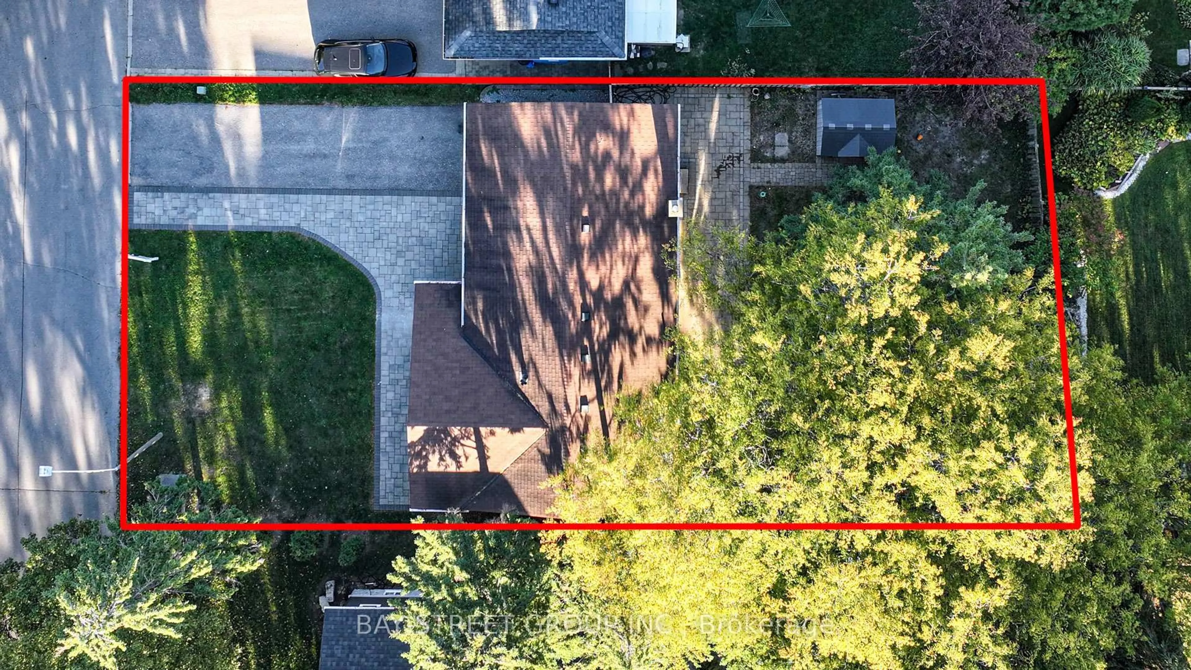 A pic from outside/outdoor area/front of a property/back of a property/a pic from drone, city buildings view from balcony for 4 Sir Brandiles Pl, Markham Ontario L3P 2Z5