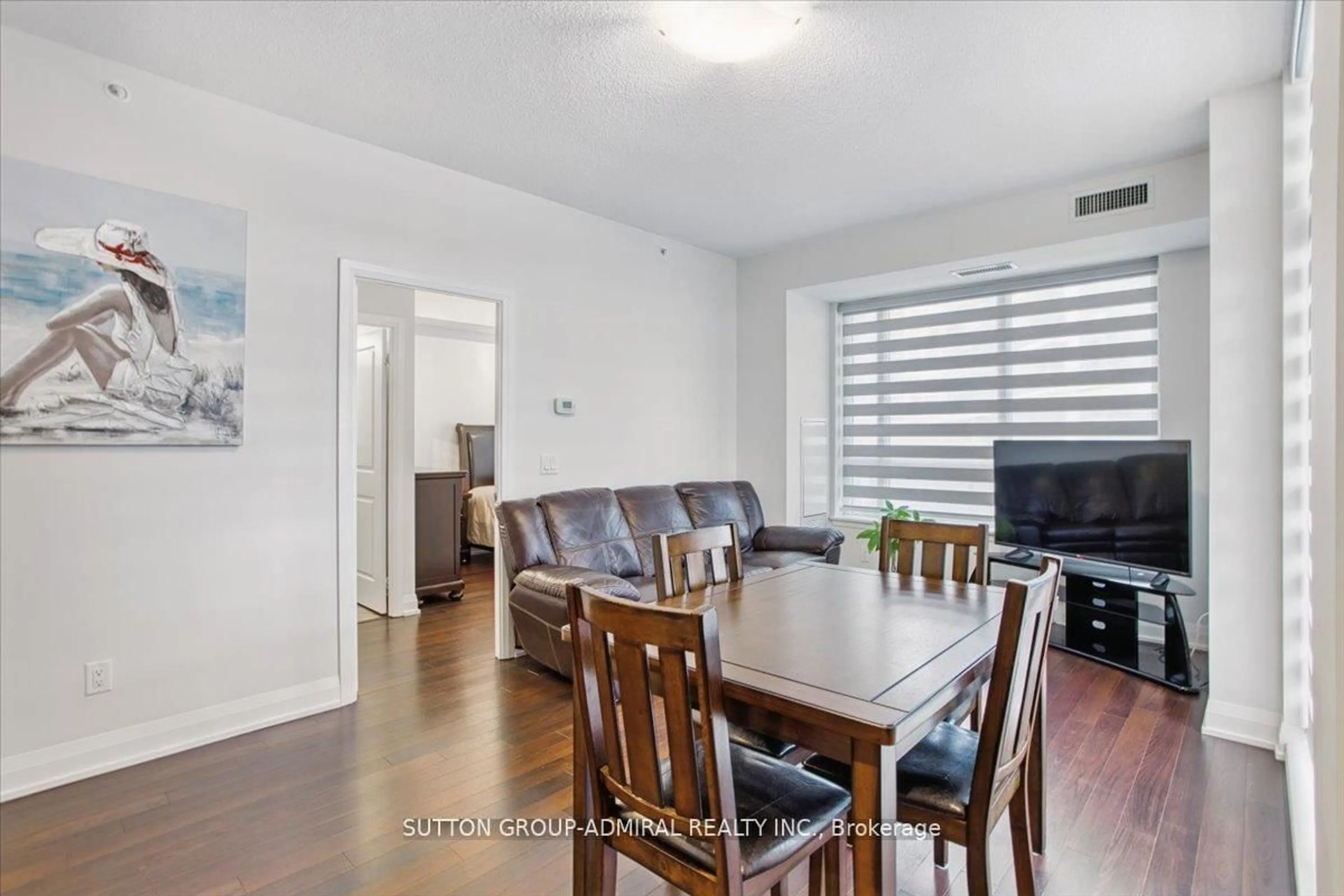 Dining room, wood/laminate floor for 95 North Park Rd #204, Vaughan Ontario L4J 0J1
