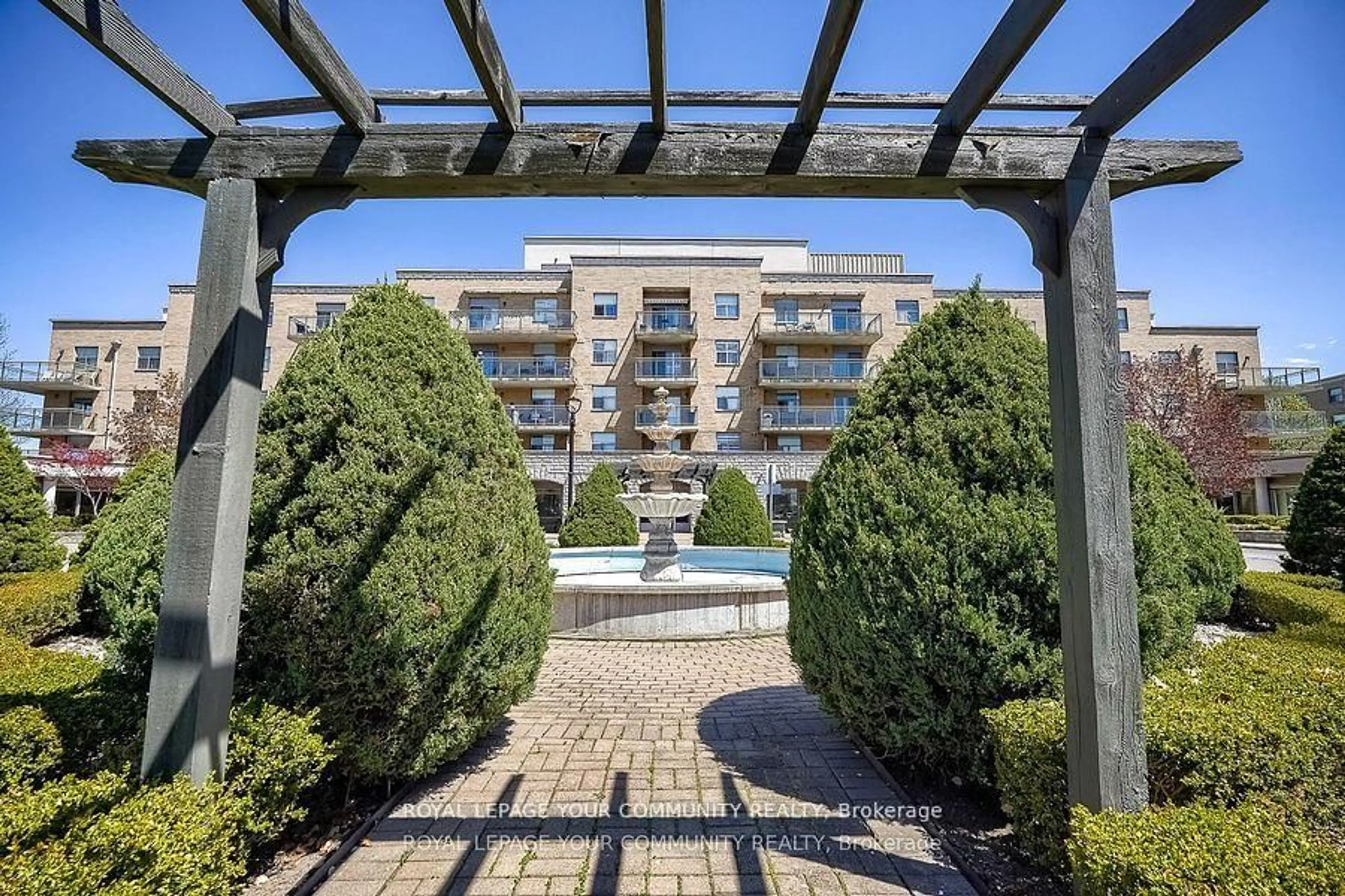 Pool for 2502 Rutherford Rd #109, Vaughan Ontario L4K 5N6
